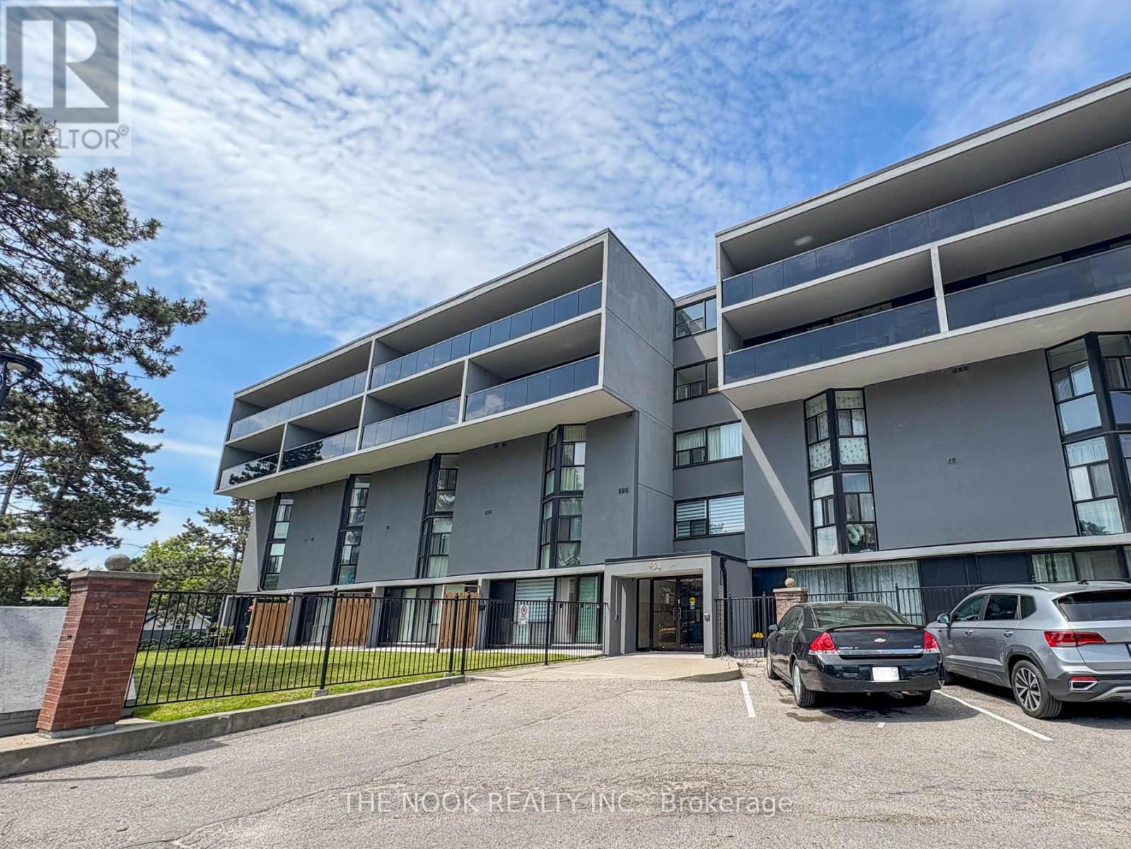 Property at 406 - 454 CENTRE STREET S image 1