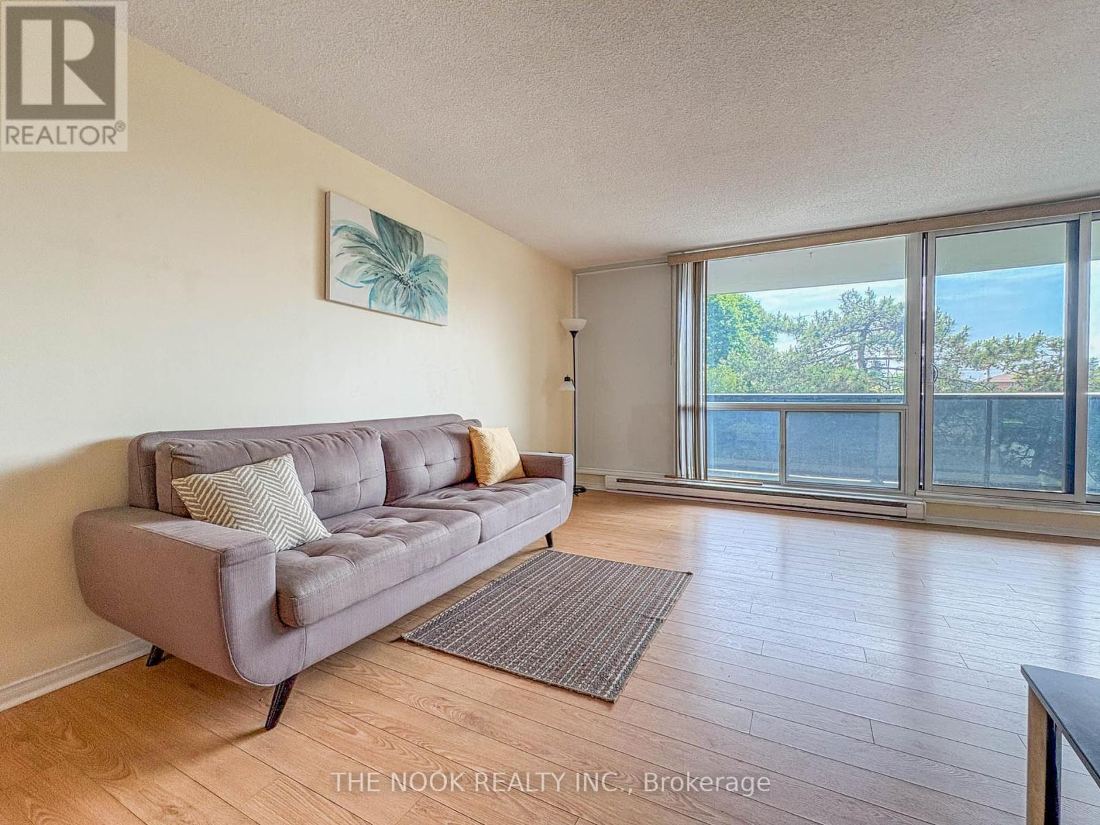 Property at 406 - 454 CENTRE STREET S image 5