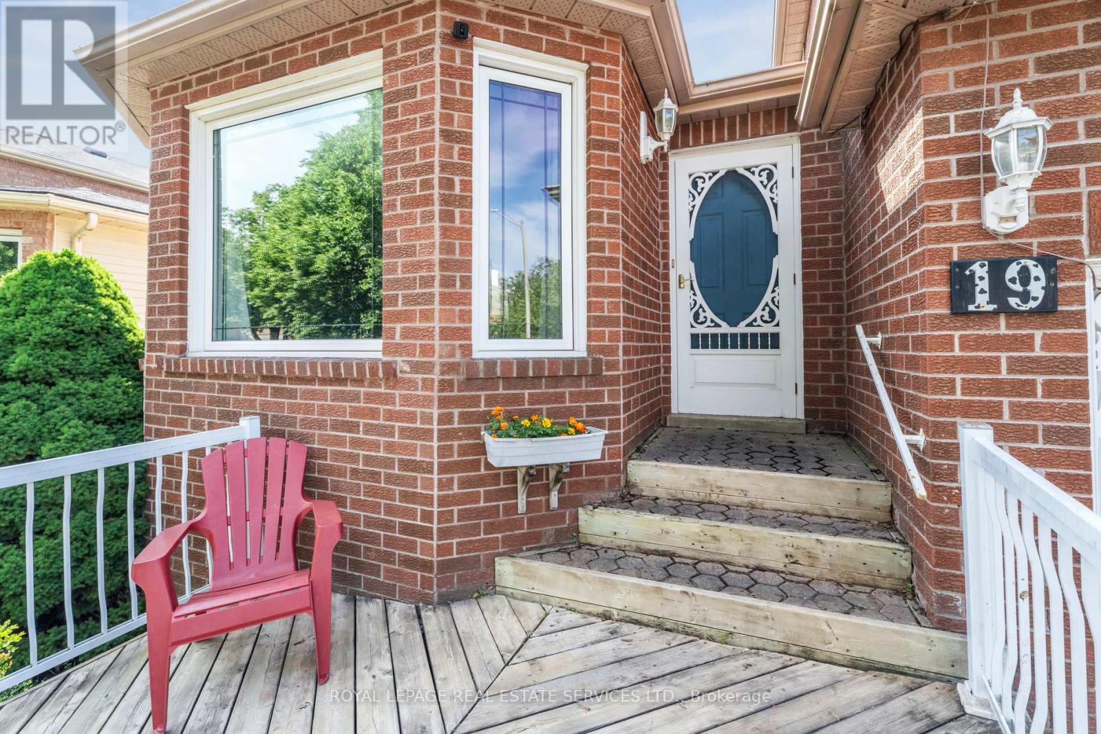 Property at 19 ENGEL CRESCENT image 4