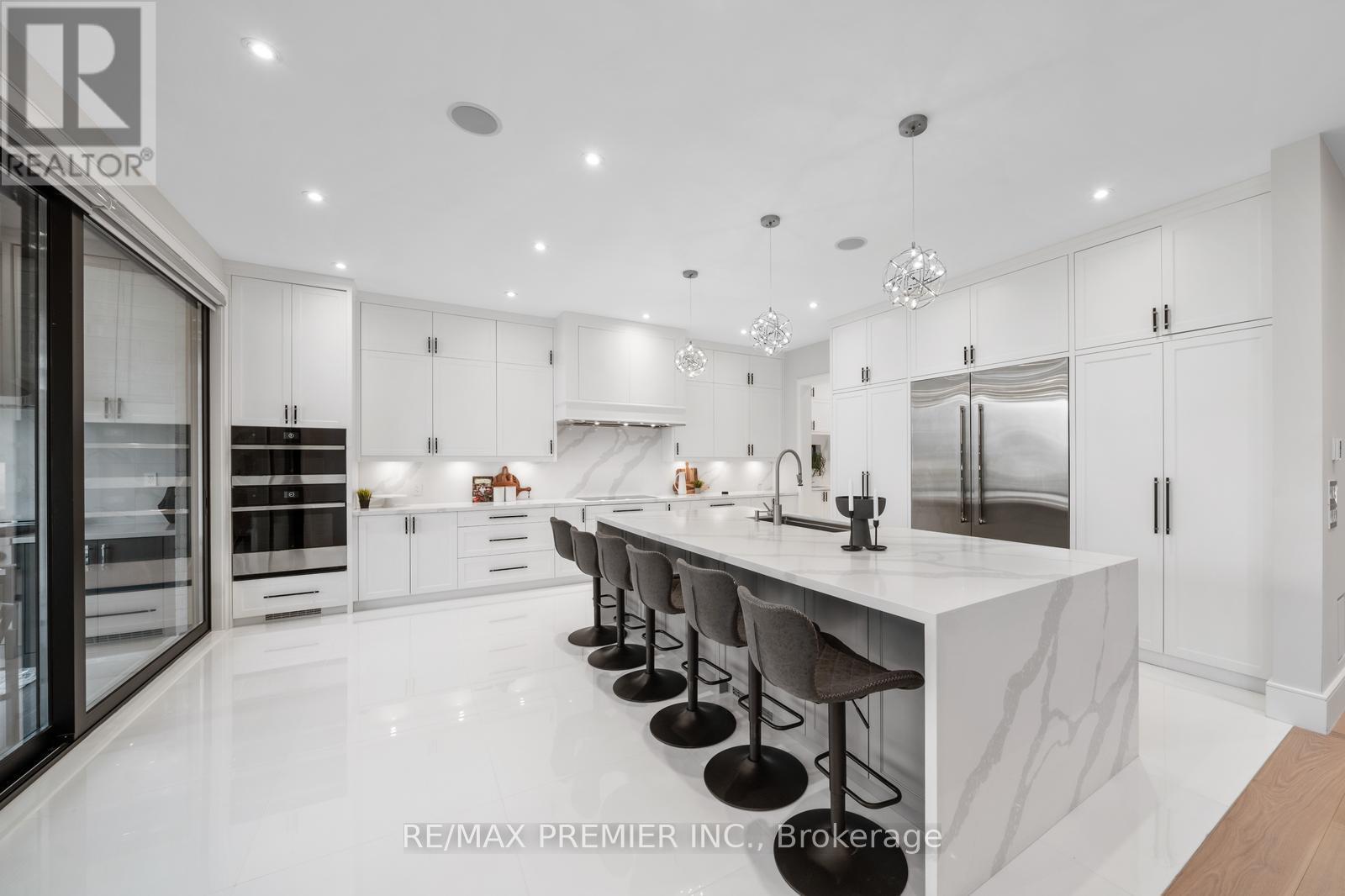 33 Cornelius Parkway, Toronto, Ontario  M6L 2K2 - Photo 14 - W12228001