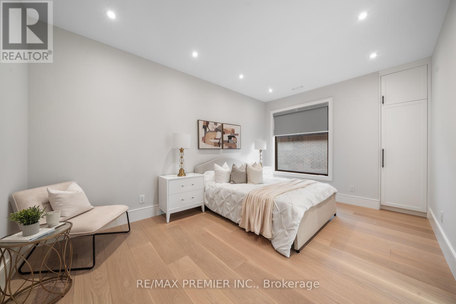 33 Cornelius Parkway, Toronto, Ontario  M6L 2K2 - Photo 32 - W12228001