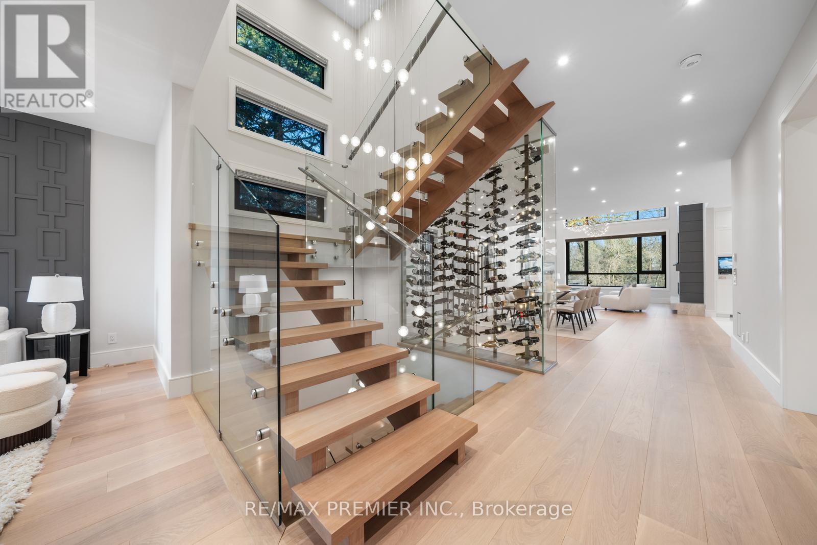 33 Cornelius Parkway, Toronto, Ontario  M6L 2K2 - Photo 6 - W12228001