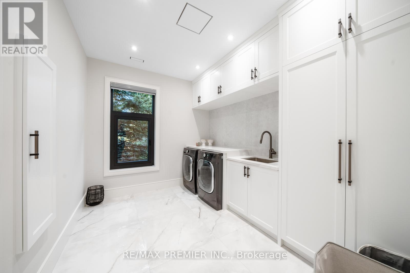 33 Cornelius Parkway, Toronto, Ontario  M6L 2K2 - Photo 37 - W12228001