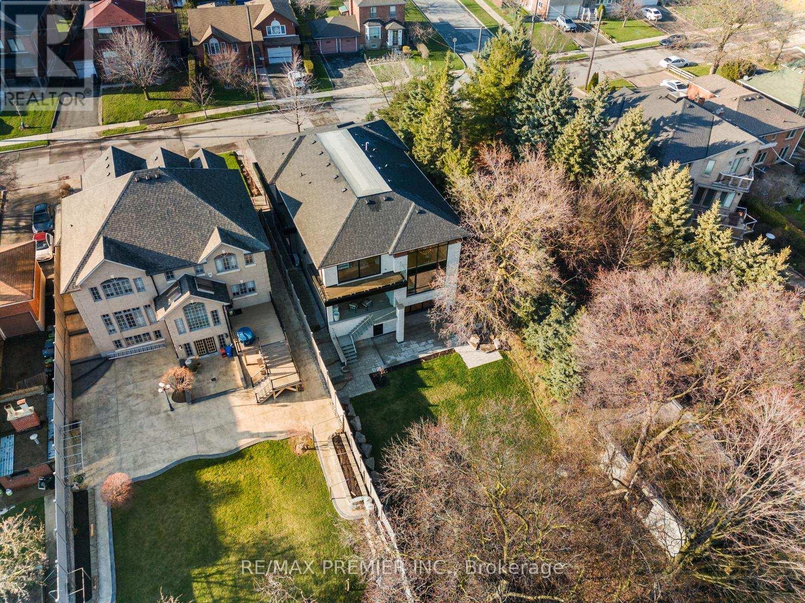 33 Cornelius Parkway, Toronto, Ontario  M6L 2K2 - Photo 50 - W12228001