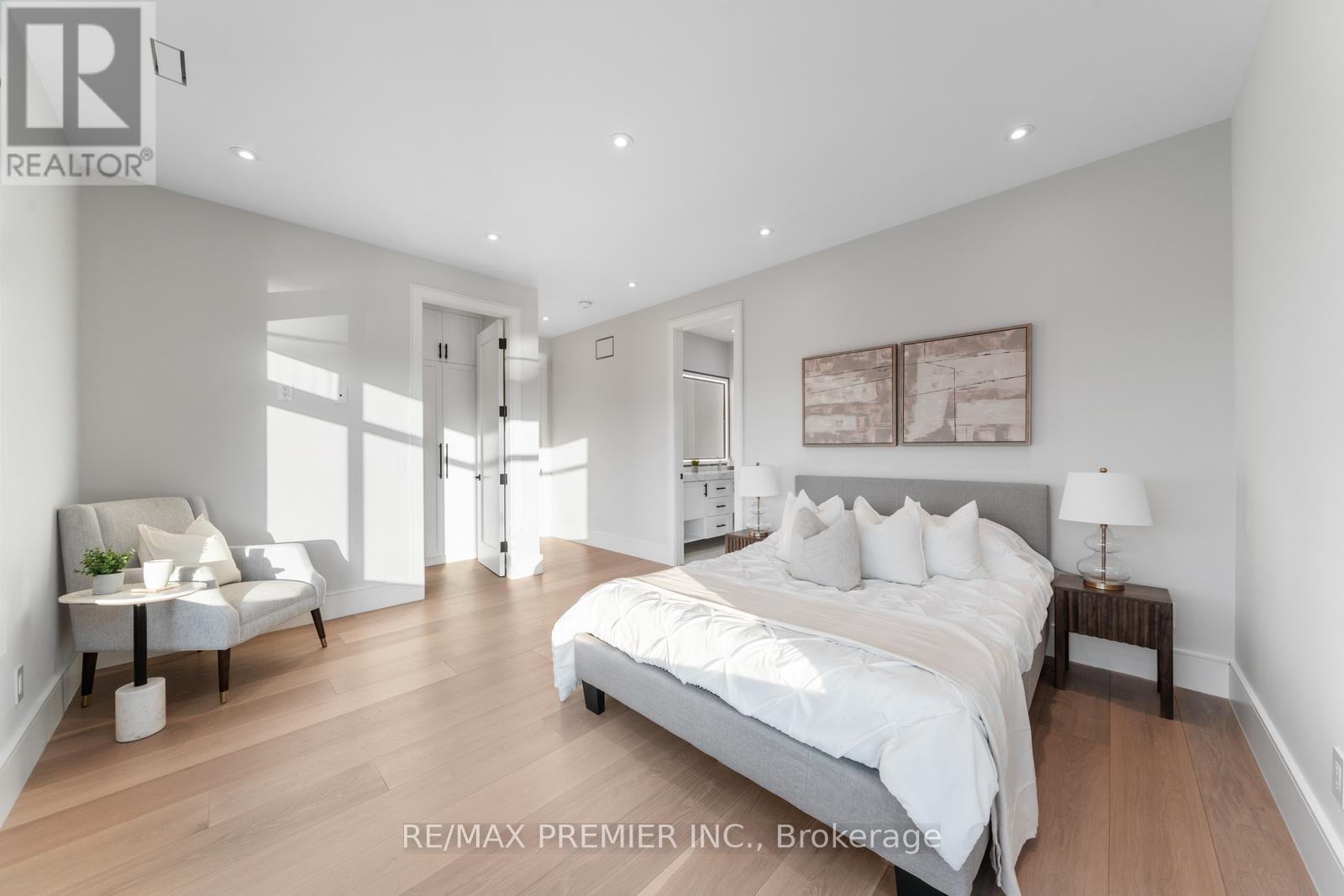 33 Cornelius Parkway, Toronto, Ontario  M6L 2K2 - Photo 34 - W12228001