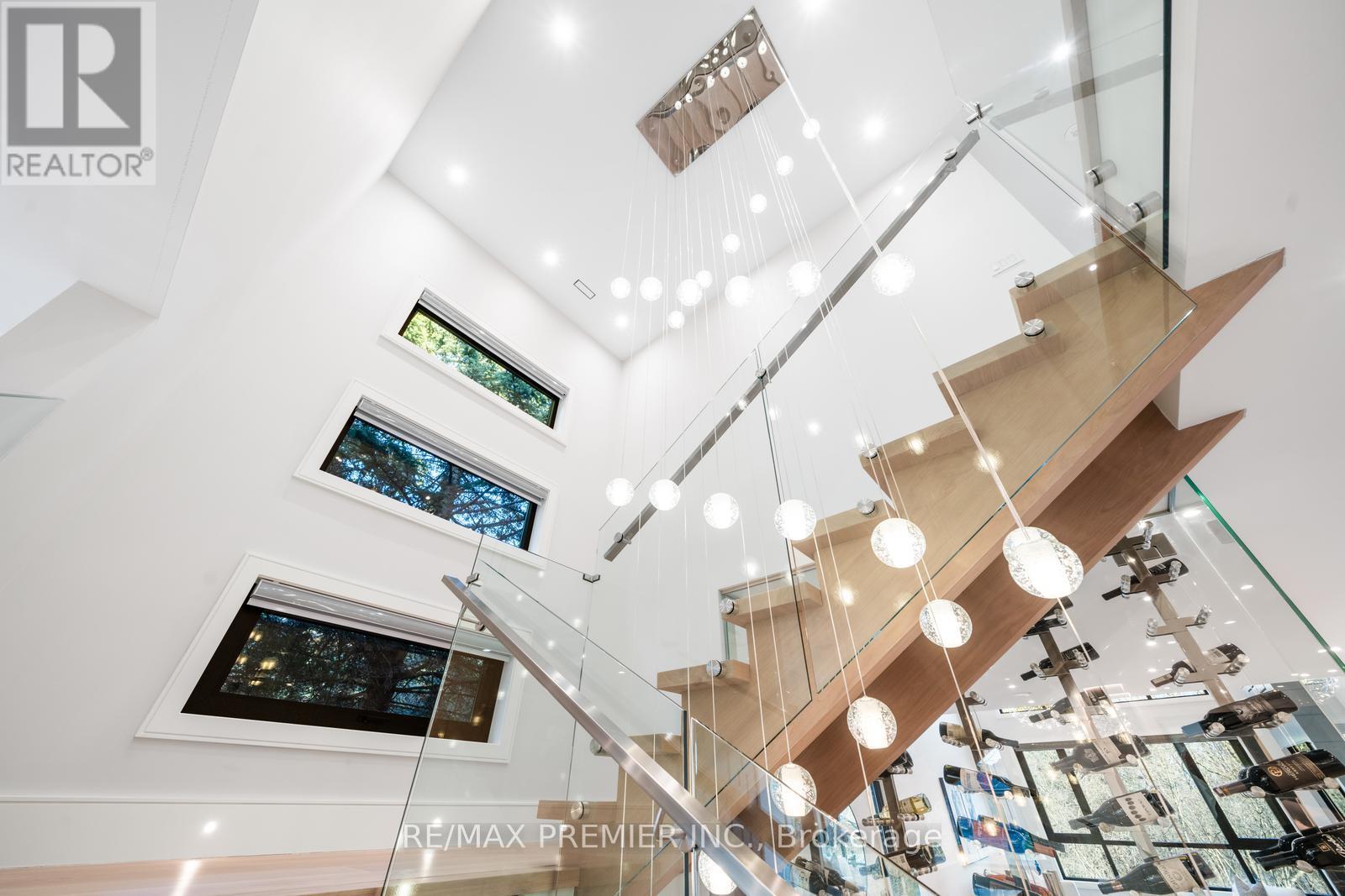 33 Cornelius Parkway, Toronto, Ontario  M6L 2K2 - Photo 22 - W12228001
