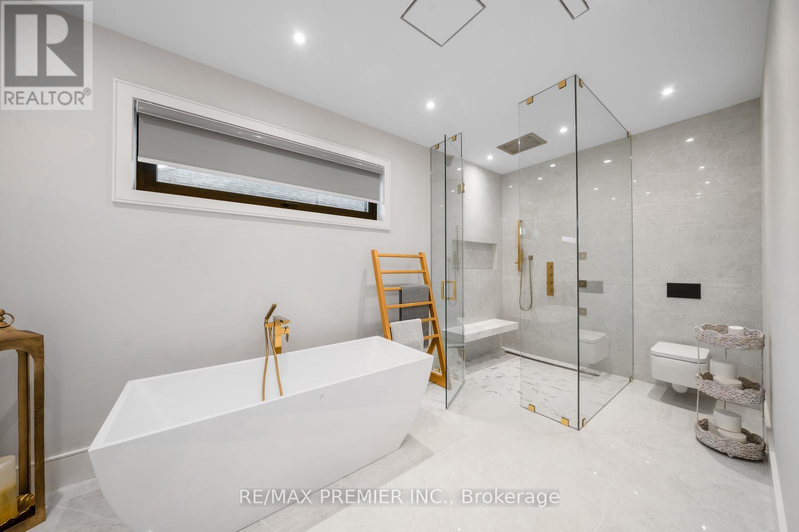 33 Cornelius Parkway, Toronto, Ontario  M6L 2K2 - Photo 31 - W12228001