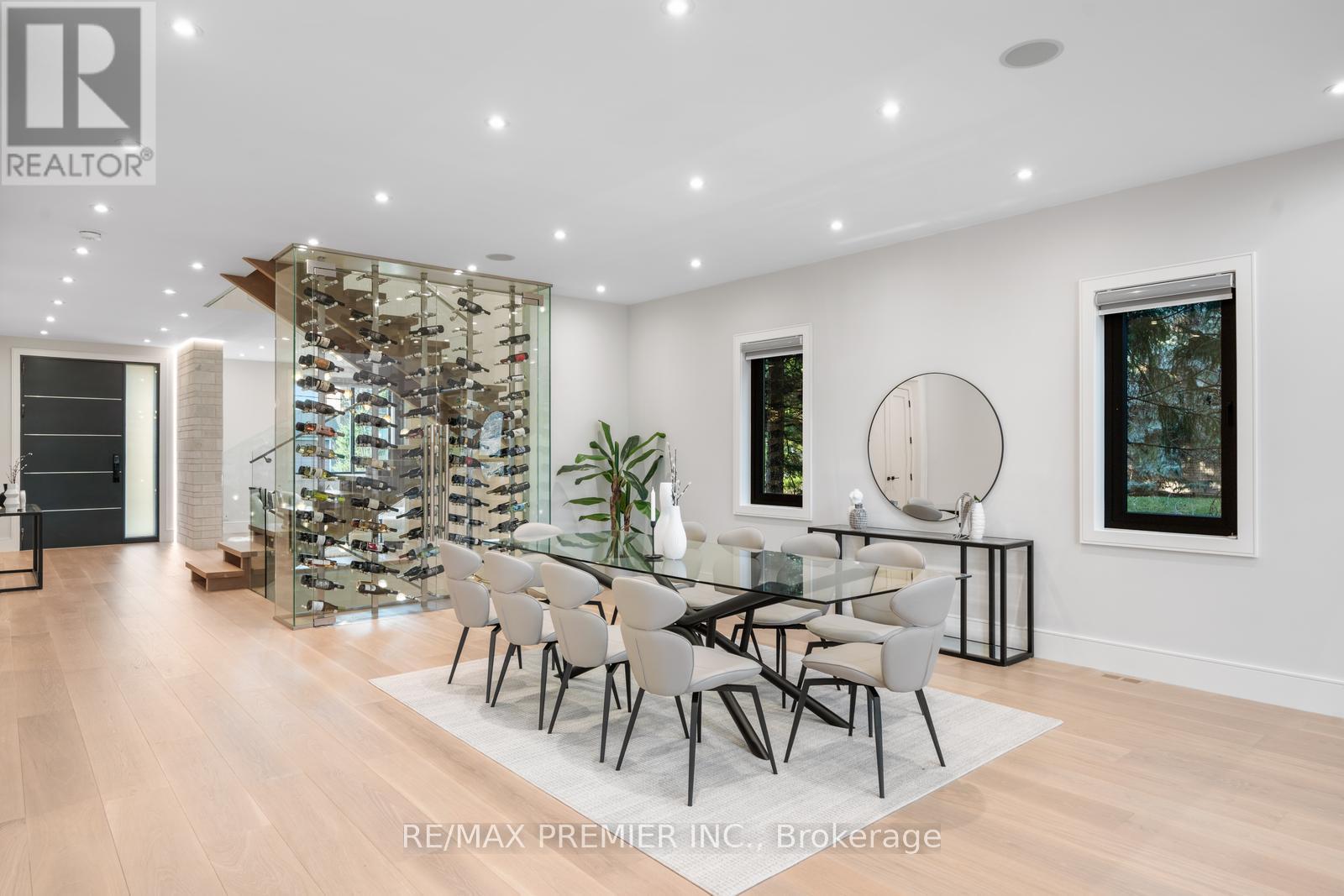 33 Cornelius Parkway, Toronto, Ontario  M6L 2K2 - Photo 8 - W12228001
