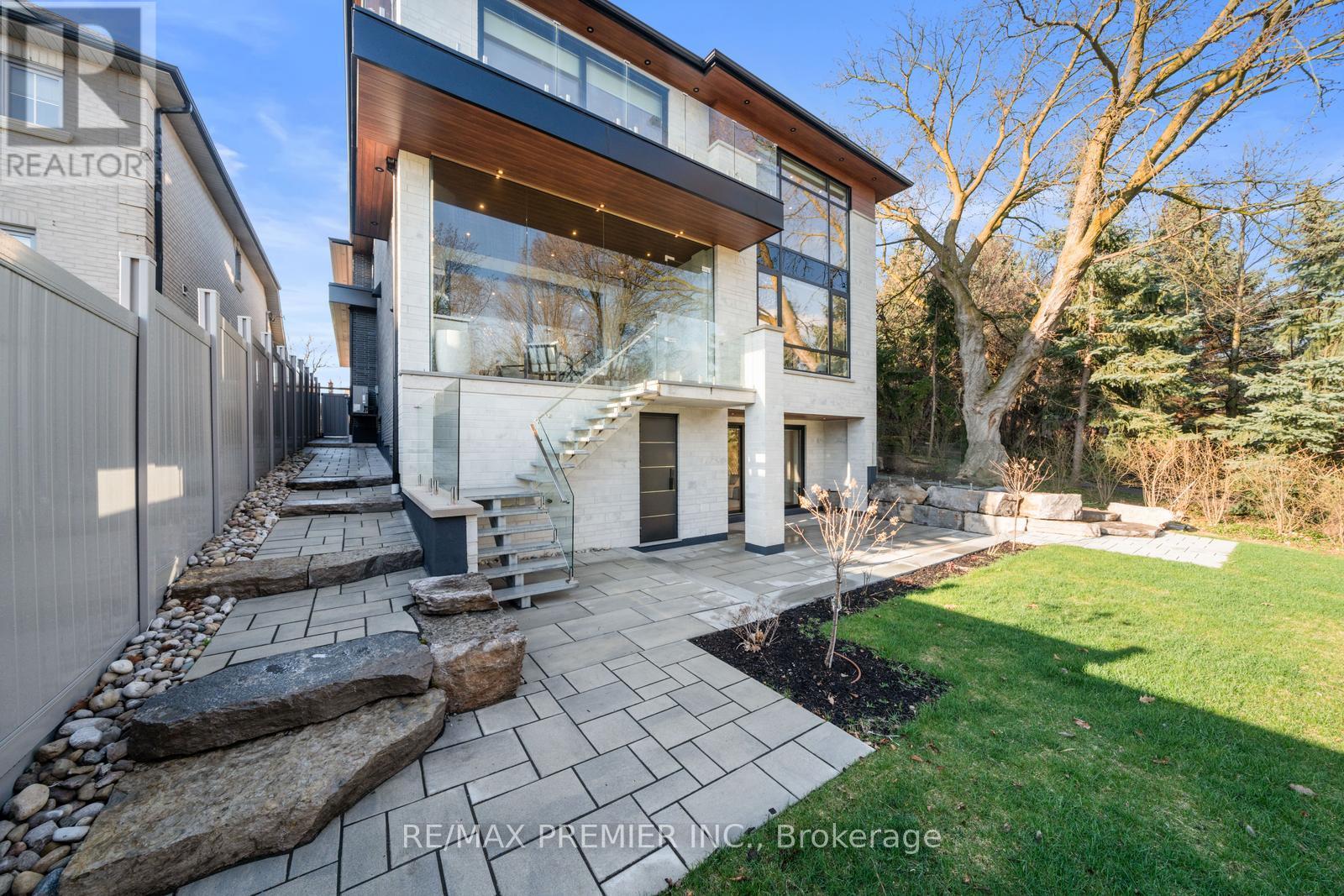 33 Cornelius Parkway, Toronto, Ontario  M6L 2K2 - Photo 43 - W12228001