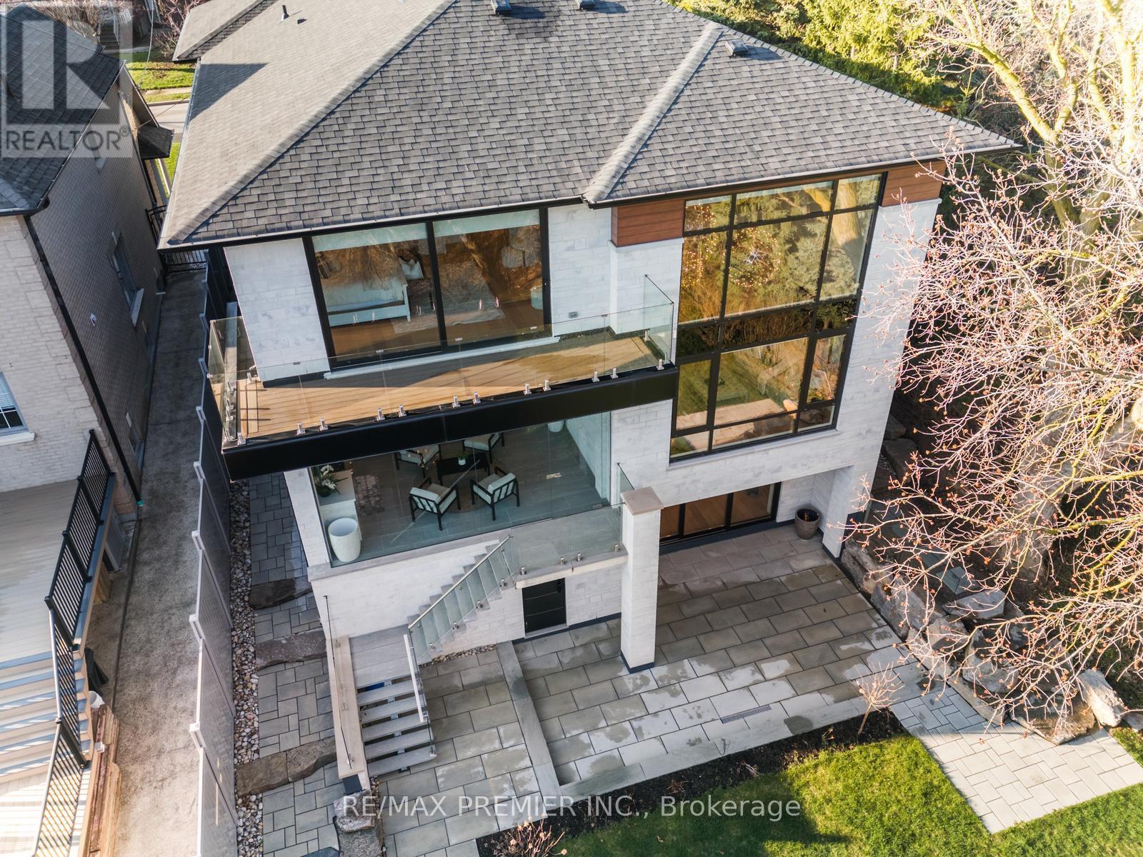 33 Cornelius Parkway, Toronto, Ontario  M6L 2K2 - Photo 47 - W12228001