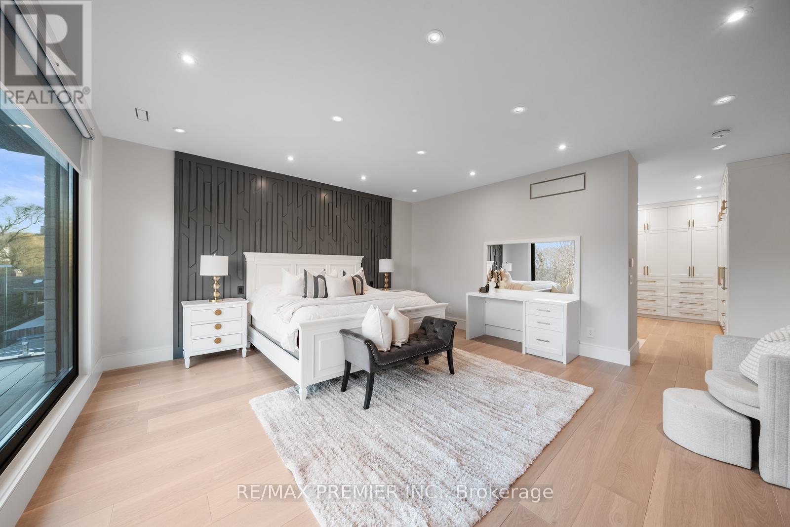 33 Cornelius Parkway, Toronto, Ontario  M6L 2K2 - Photo 27 - W12228001