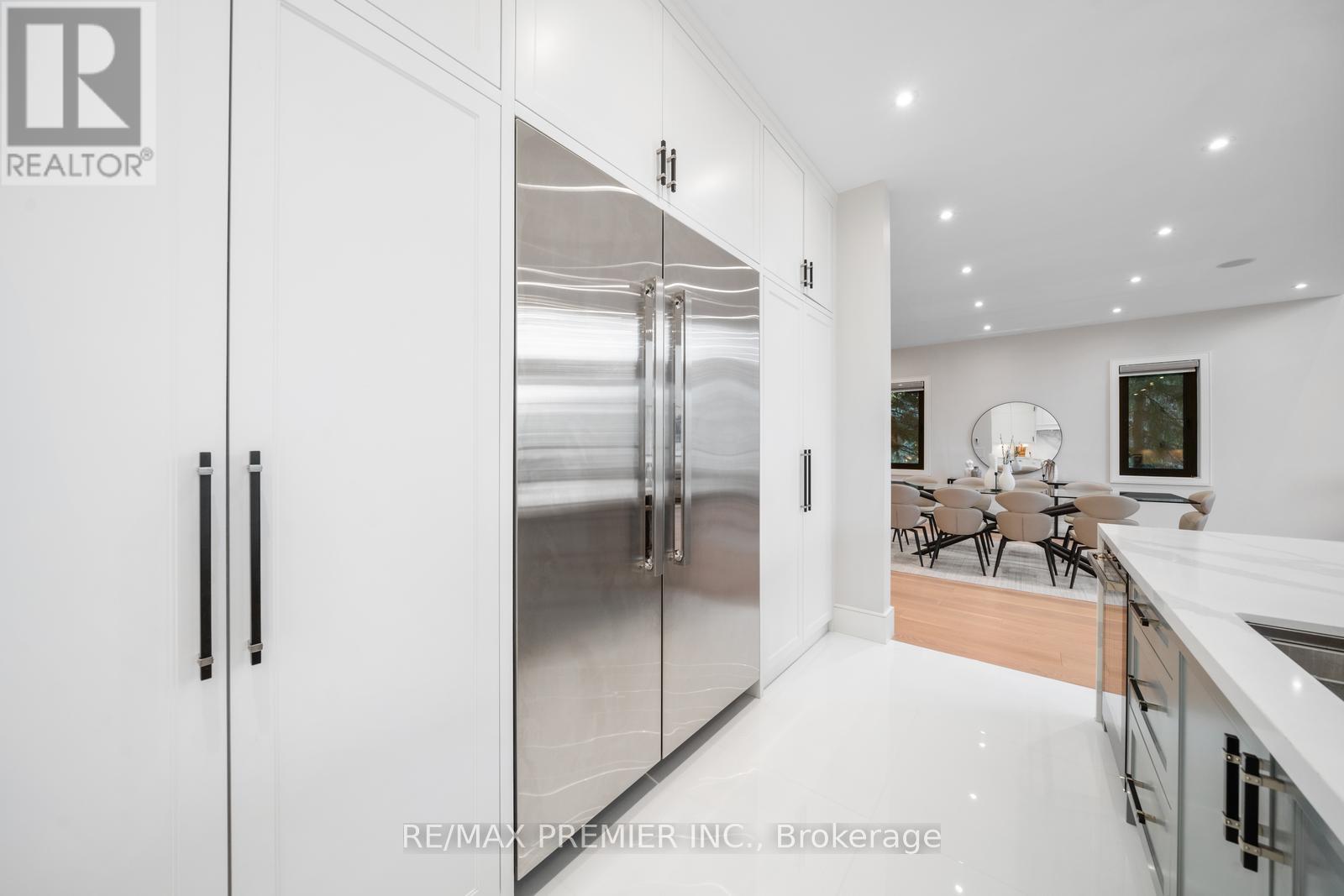 33 Cornelius Parkway, Toronto, Ontario  M6L 2K2 - Photo 17 - W12228001