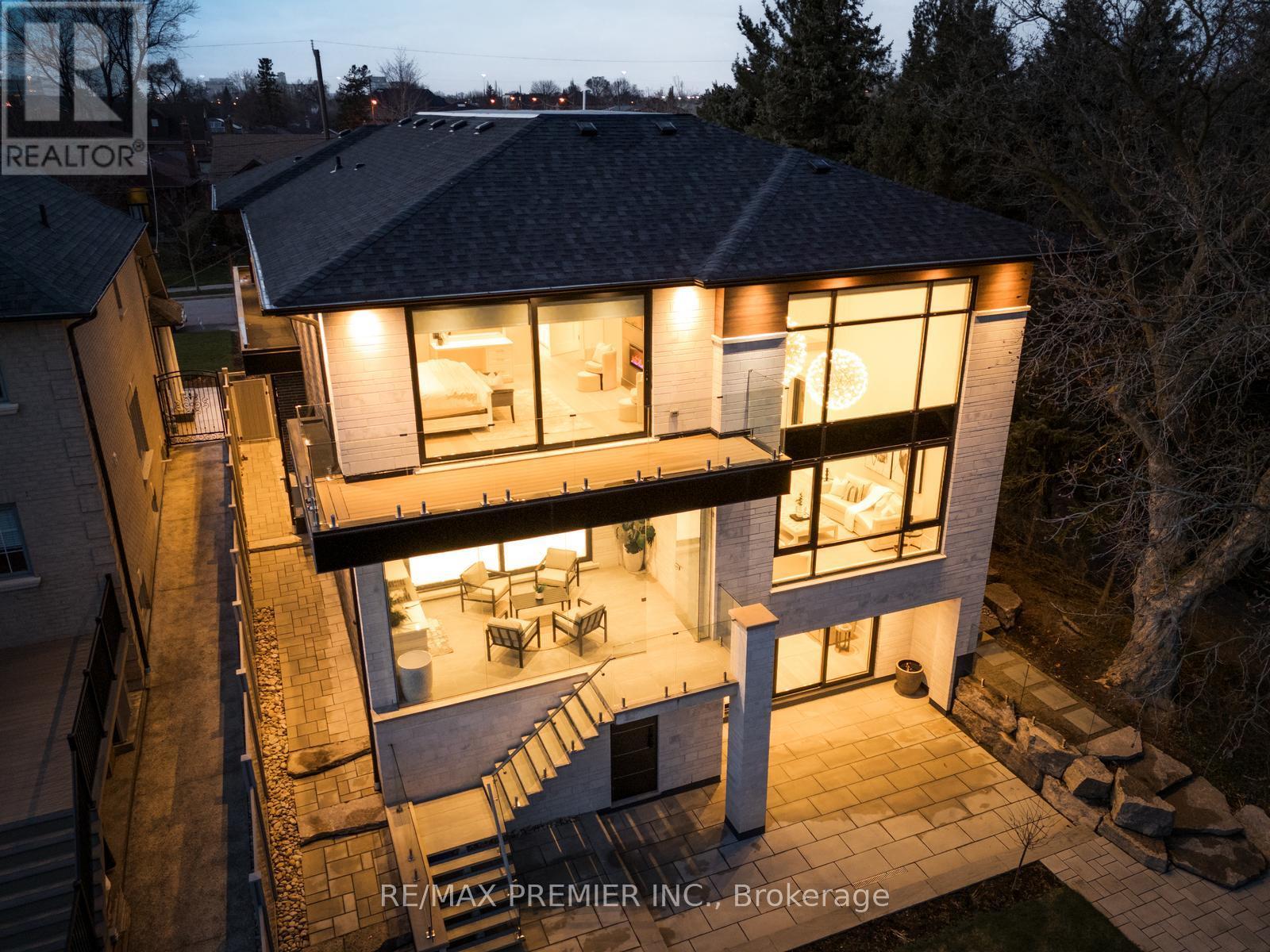 33 Cornelius Parkway, Toronto, Ontario  M6L 2K2 - Photo 48 - W12228001