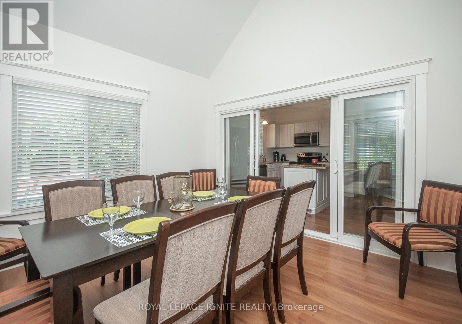 208 - 19 Summer Village Lane, Prince Edward County (Athol), Ontario  K0K 1P0 - Photo 17 - X12219067