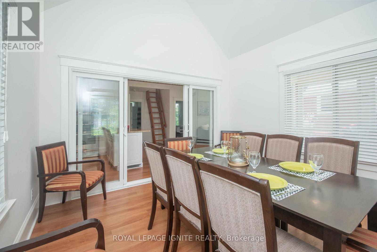208 - 19 Summer Village Lane, Prince Edward County (Athol), Ontario  K0K 1P0 - Photo 27 - X12219067