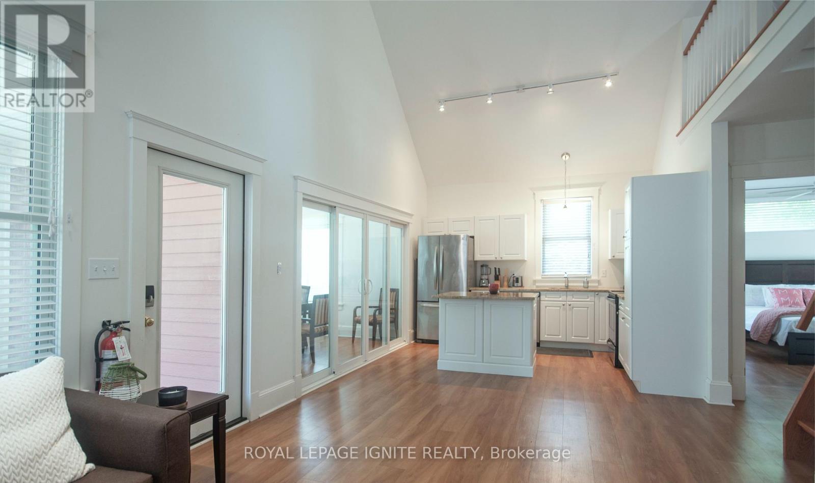 208 - 19 Summer Village Lane, Prince Edward County (Athol), Ontario  K0K 1P0 - Photo 7 - X12219067