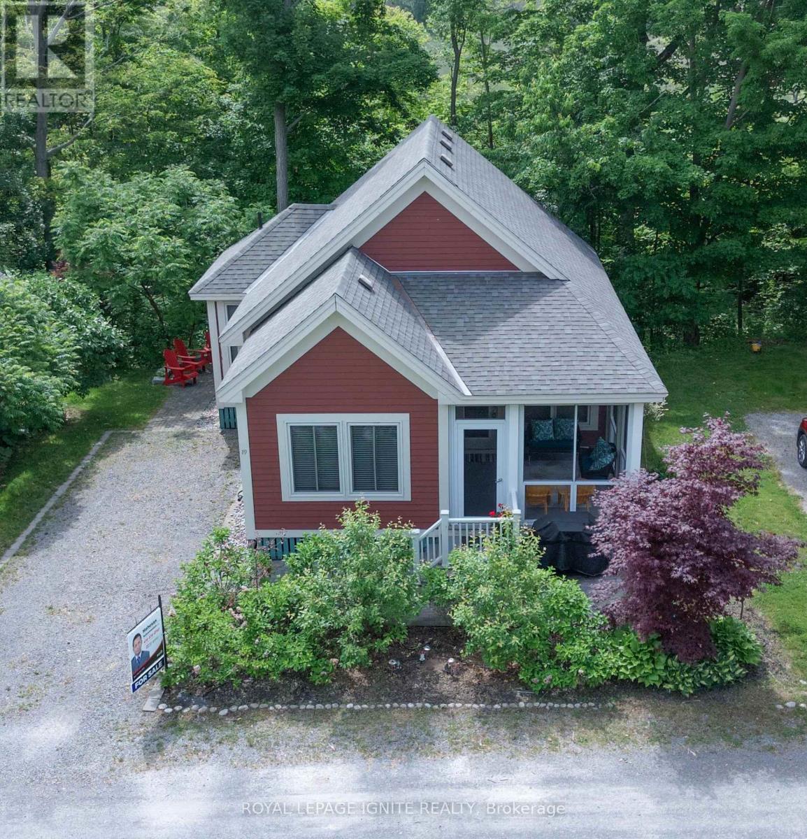 208 - 19 Summer Village Lane, Prince Edward County (Athol), Ontario  K0K 1P0 - Photo 34 - X12219067