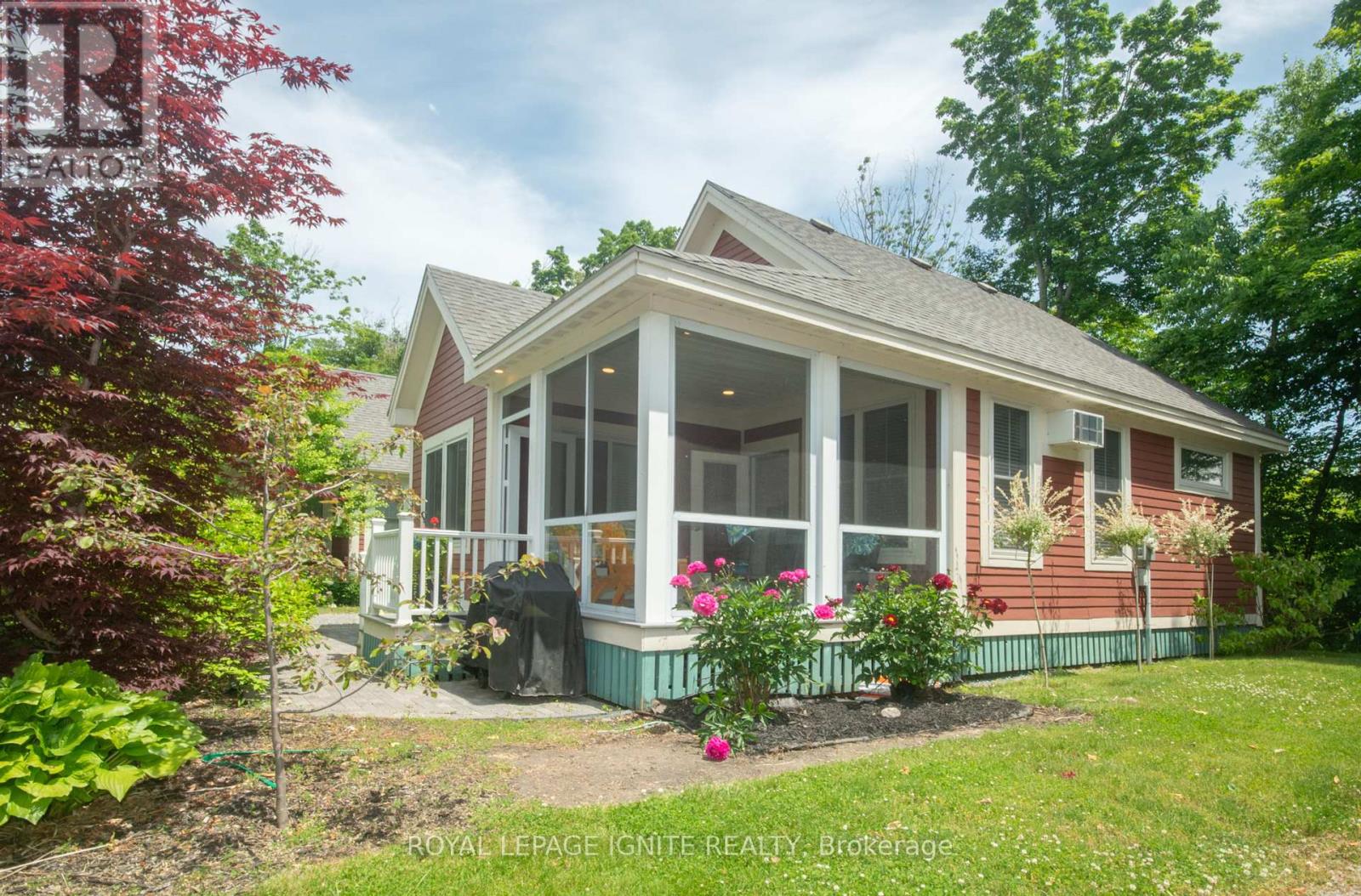 208 - 19 Summer Village Lane, Prince Edward County (Athol), Ontario  K0K 1P0 - Photo 30 - X12219067