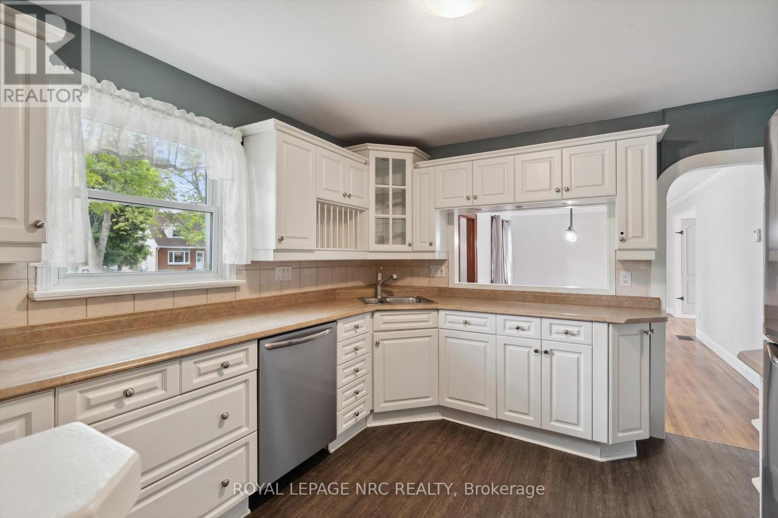 236 Highland Avenue, Fort Erie, Ontario  L2A 2X7 - Photo 11 - X12228607