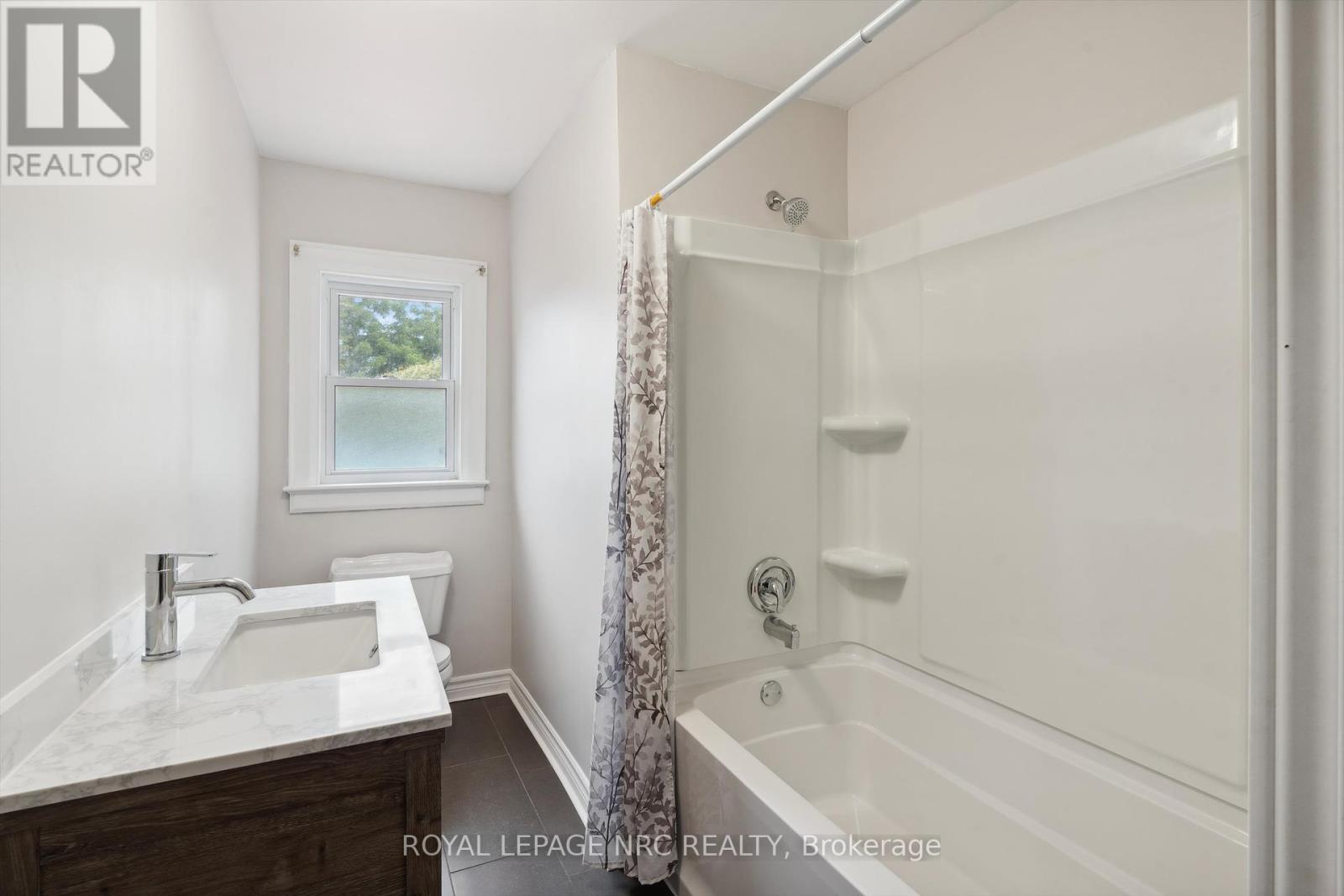 236 Highland Avenue, Fort Erie, Ontario  L2A 2X7 - Photo 14 - X12228607