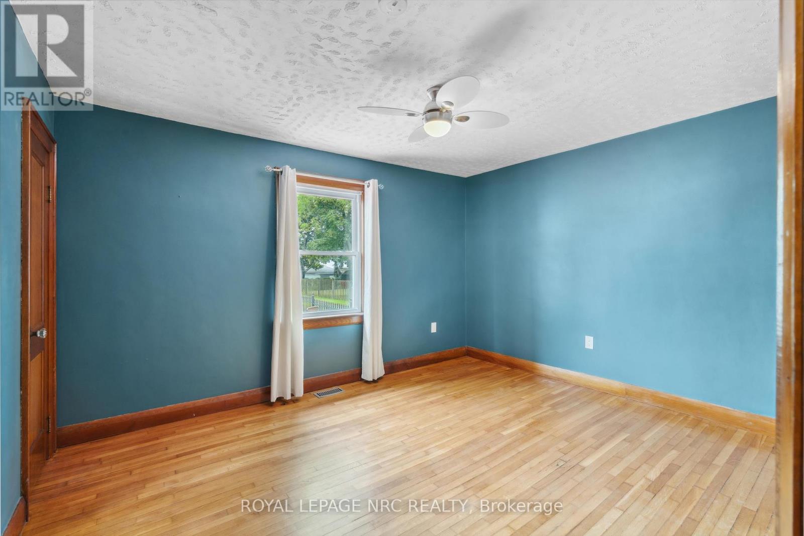236 Highland Avenue, Fort Erie, Ontario  L2A 2X7 - Photo 16 - X12228607