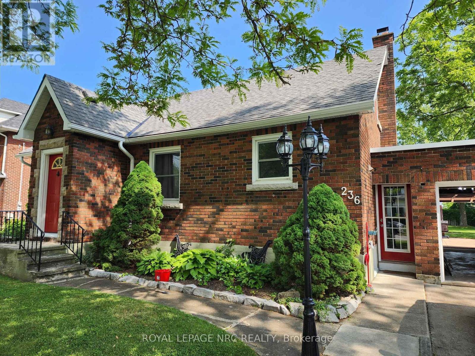 236 Highland Avenue, Fort Erie, Ontario  L2A 2X7 - Photo 5 - X12228607