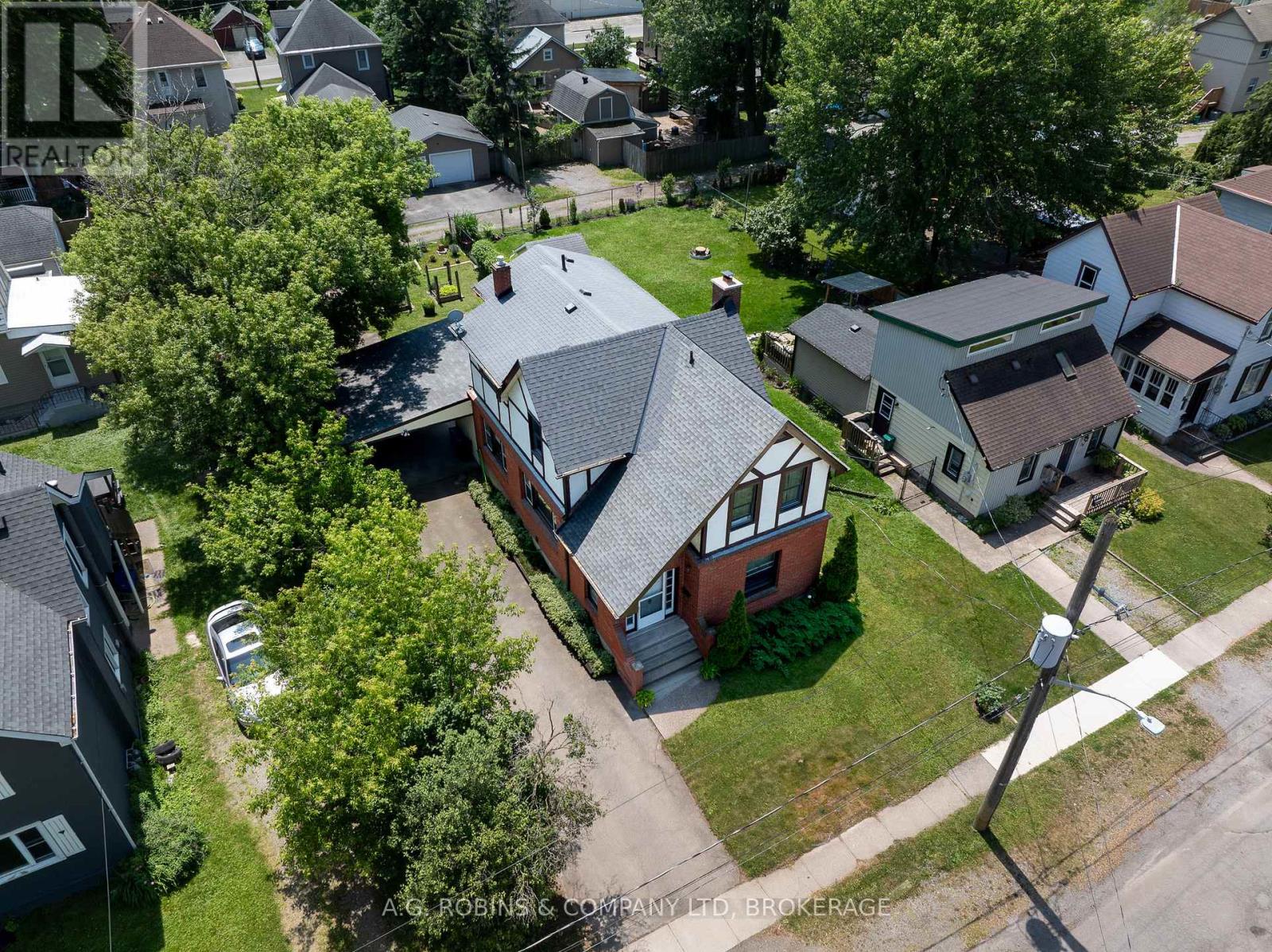 Property at 52 CHARLES STREET image 2