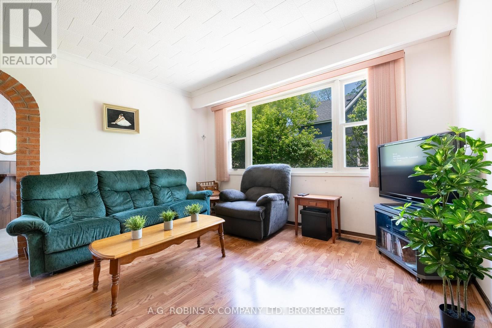 Property at 52 CHARLES STREET image 4
