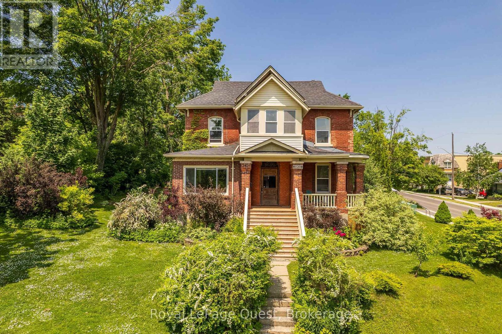 Property at 120 BRANT STREET E image 3