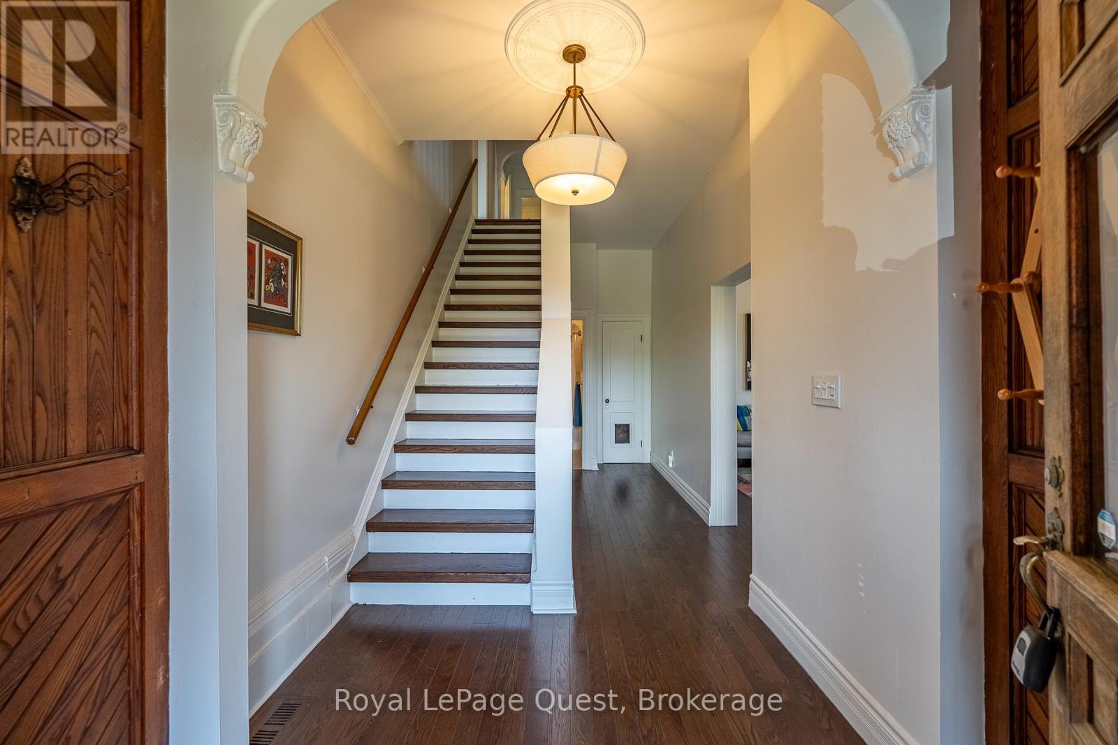 Property at 120 BRANT STREET E image 5