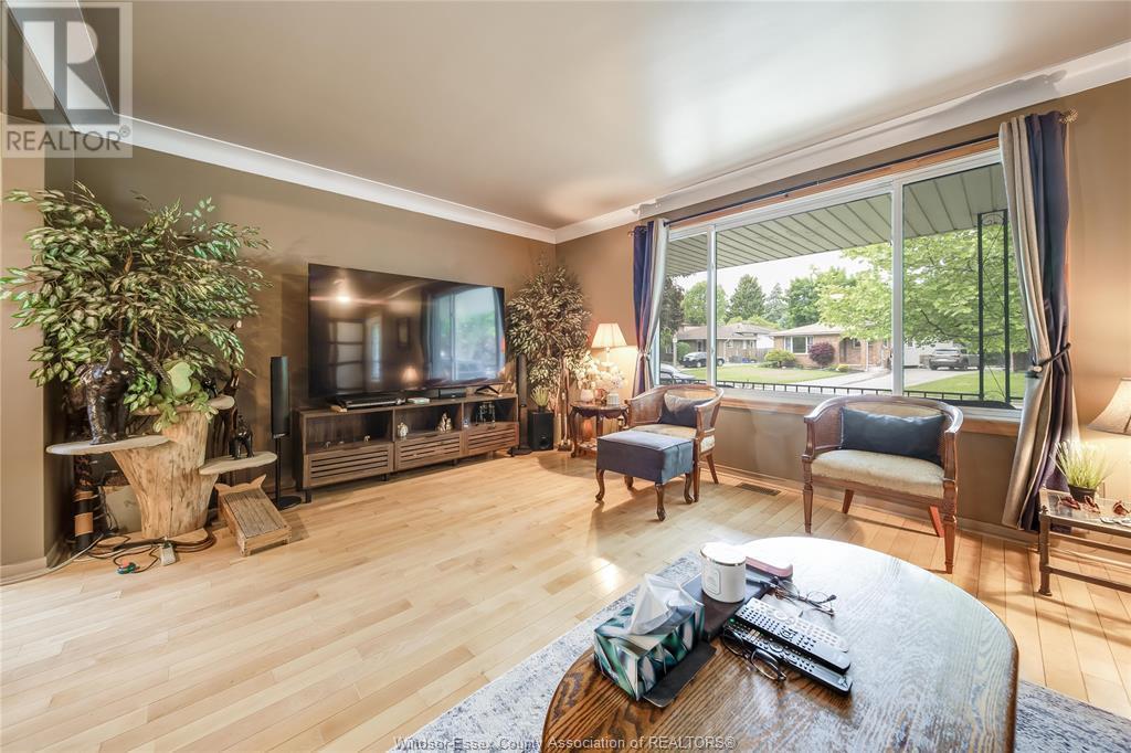 7182 Isabelle Court, Windsor, Ontario  N8S 4J7 - Photo 6 - 25015396