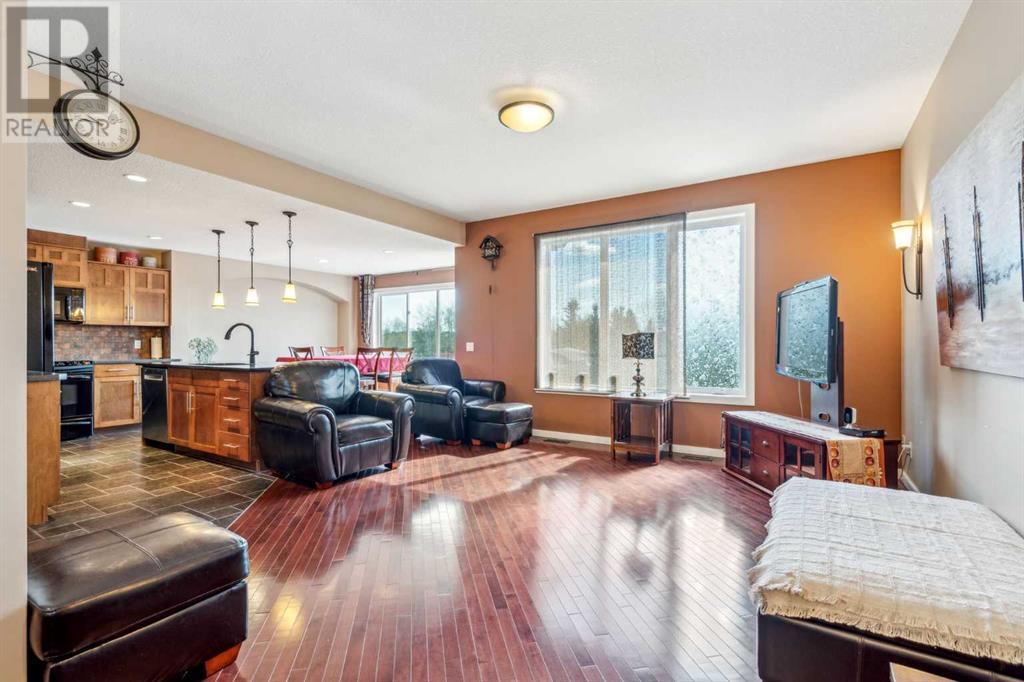 Property at 358 Crystal Green Rise image 2