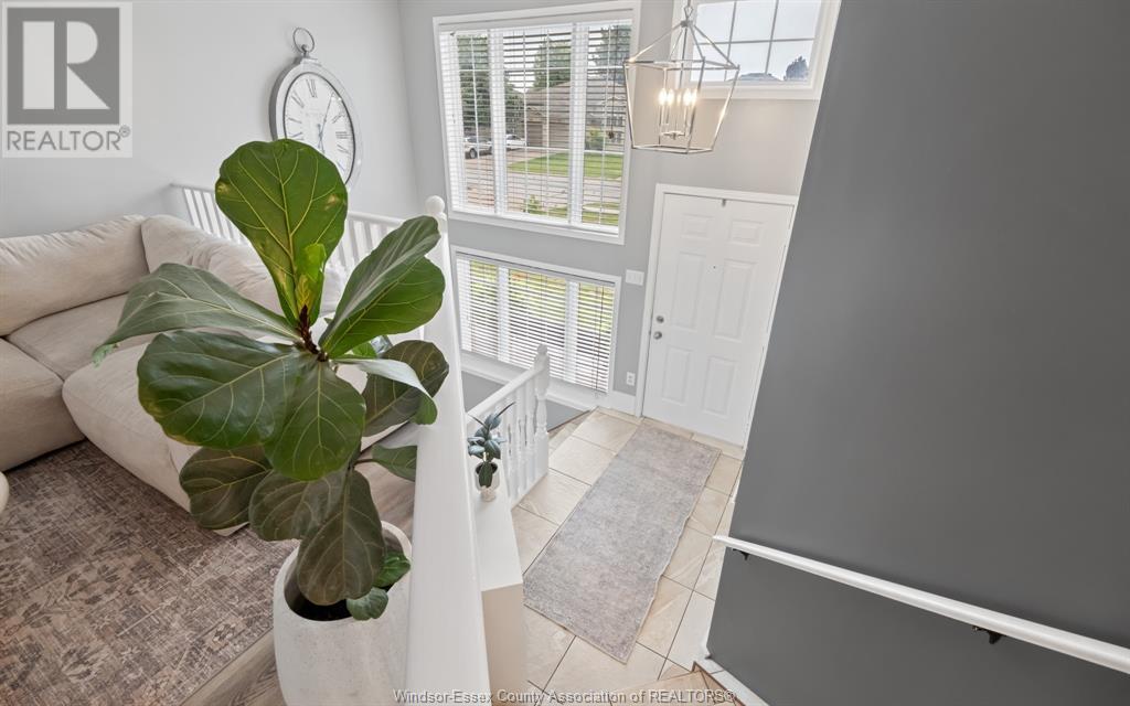 Property at 745 MICHAEL image 5