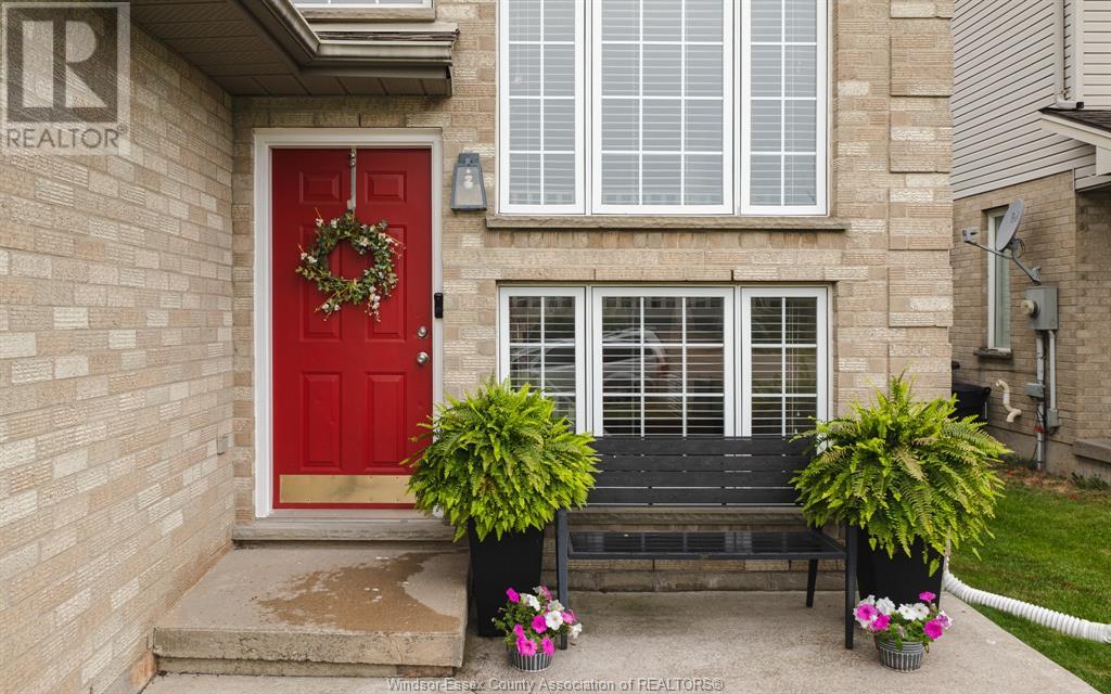 Property at 745 MICHAEL image 3