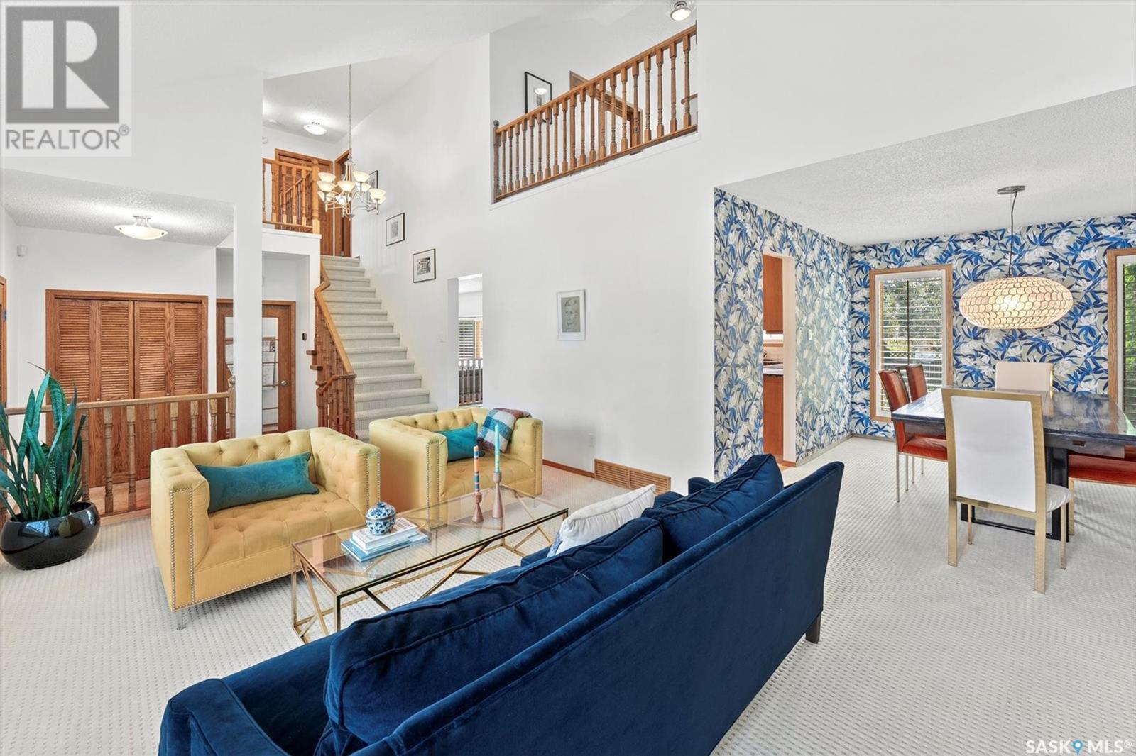 Property at 1011 Emerald CRESCENT image 3