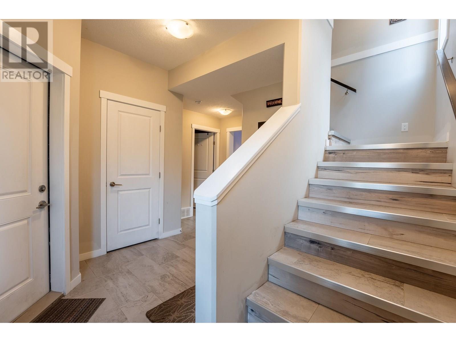 Property at 7669 CREEKSIDE WAY image 3