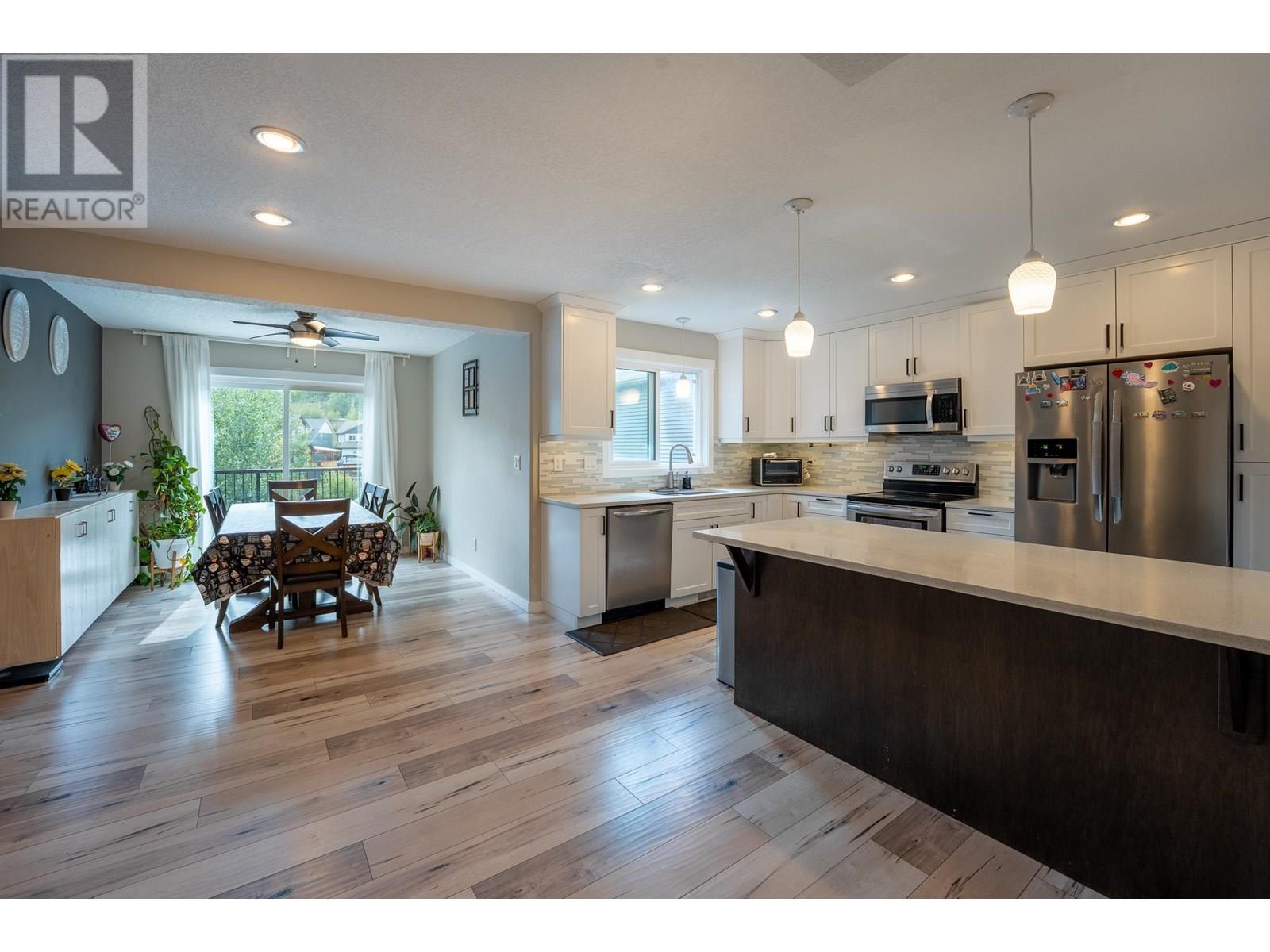 Property at 7669 CREEKSIDE WAY image 4