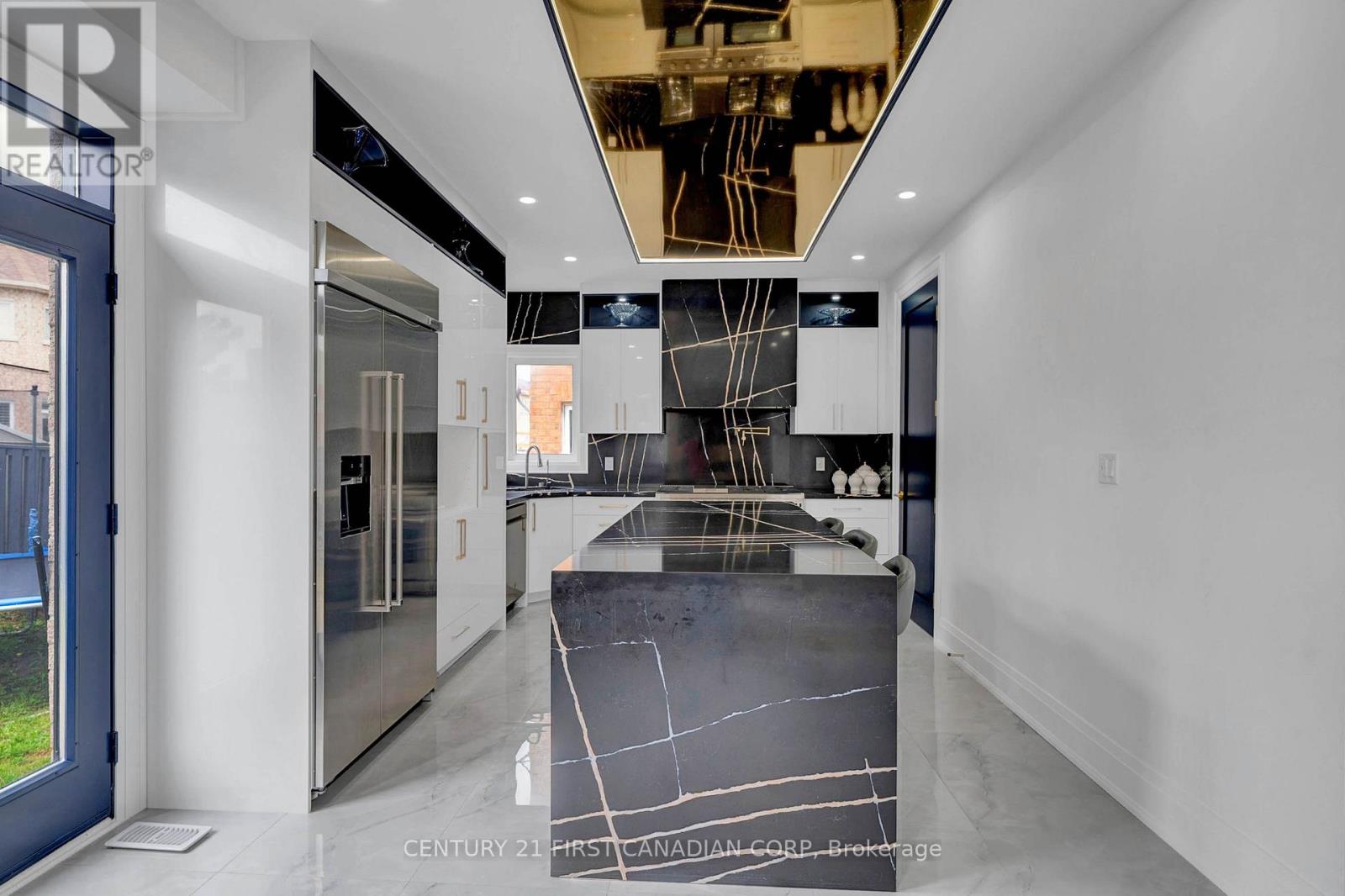 4 Freshspring Drive, Brampton (Sandringham-Wellington), Ontario  L6R 3H6 - Photo 16 - W12228854