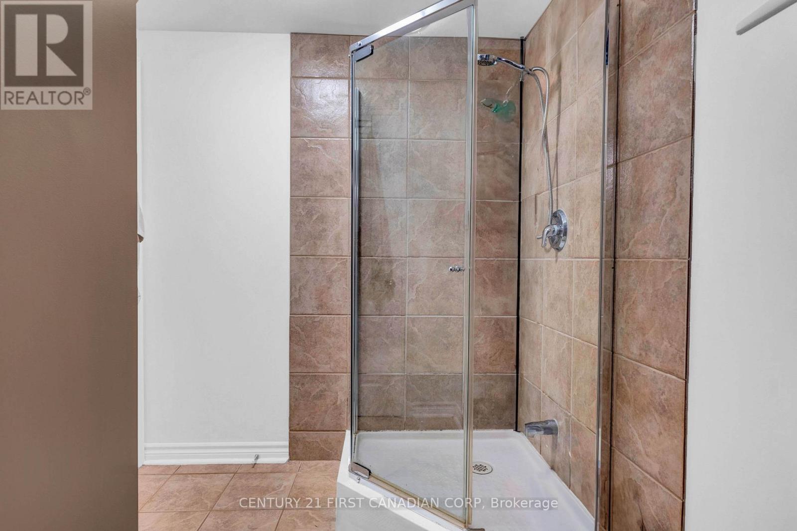 4 Freshspring Drive, Brampton (Sandringham-Wellington), Ontario  L6R 3H6 - Photo 46 - W12228854