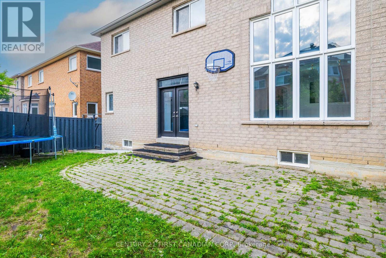 4 Freshspring Drive, Brampton (Sandringham-Wellington), Ontario  L6R 3H6 - Photo 47 - W12228854