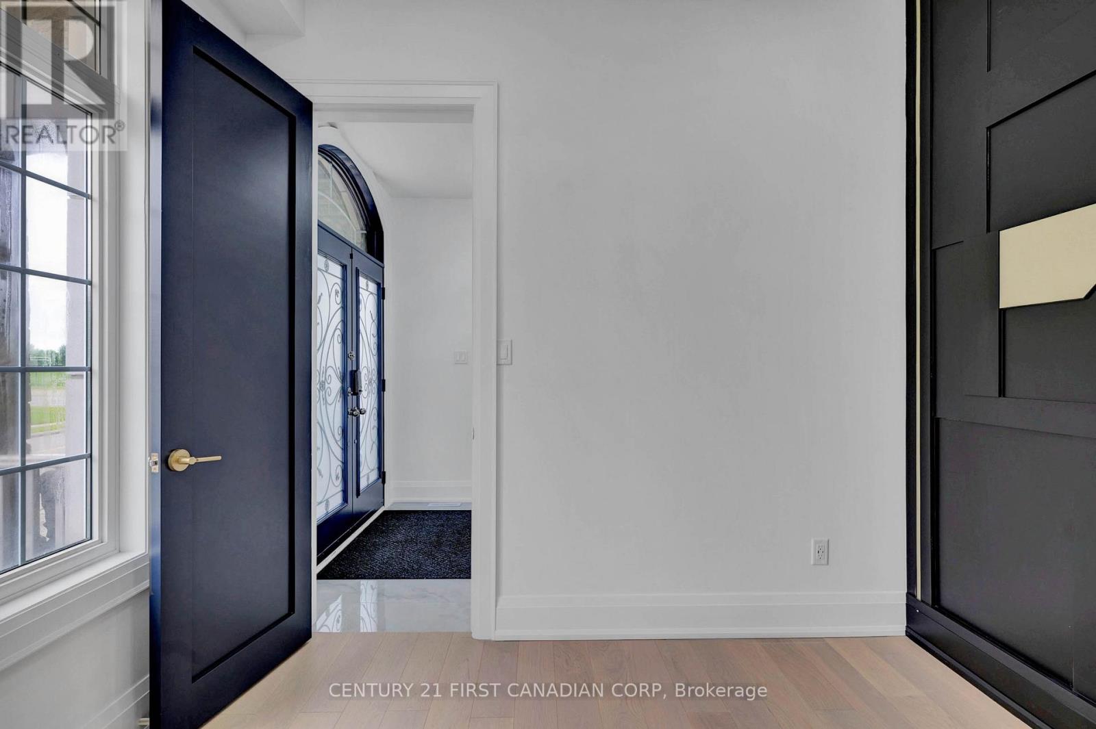 4 Freshspring Drive, Brampton (Sandringham-Wellington), Ontario  L6R 3H6 - Photo 7 - W12228854