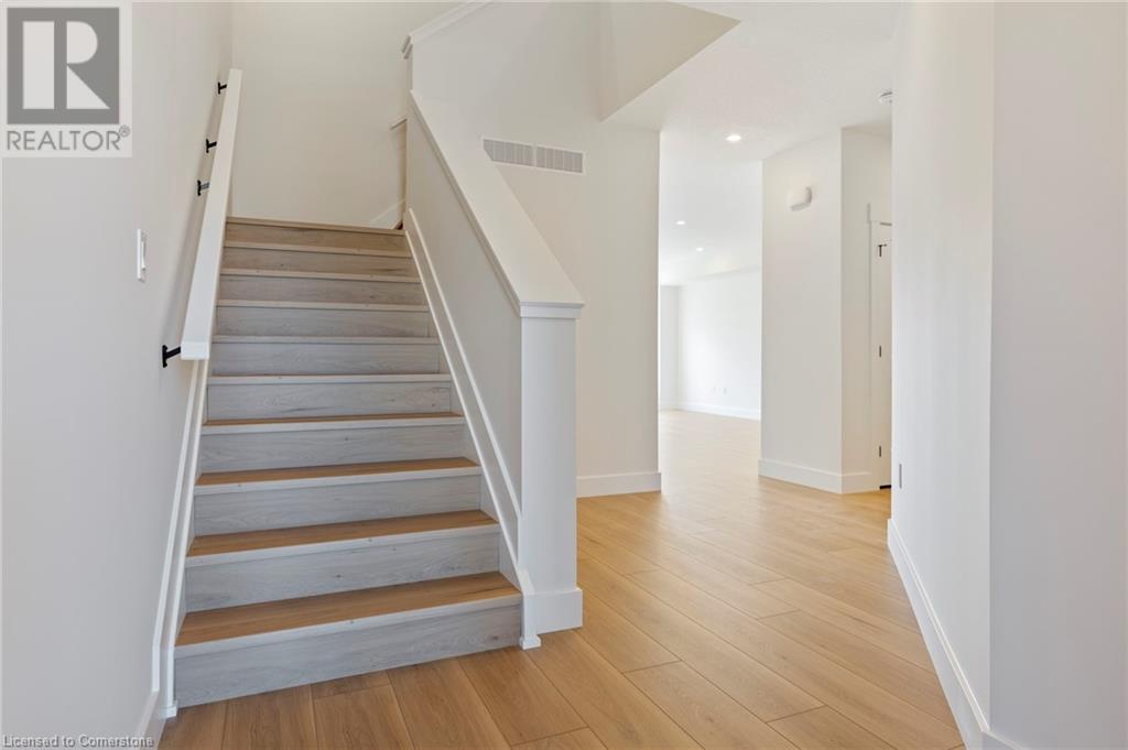 Property at 127 AMBER Street image 4