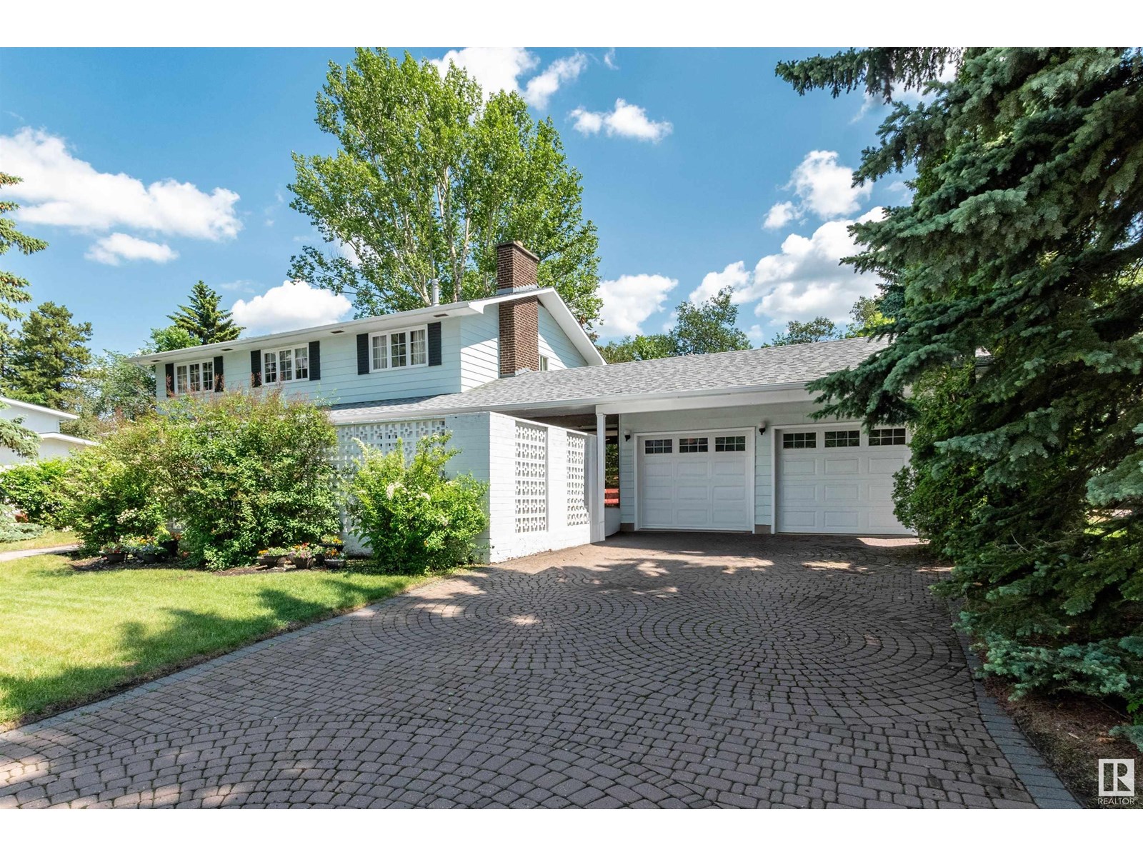 Property at 12 VILLAGE RD image 2
