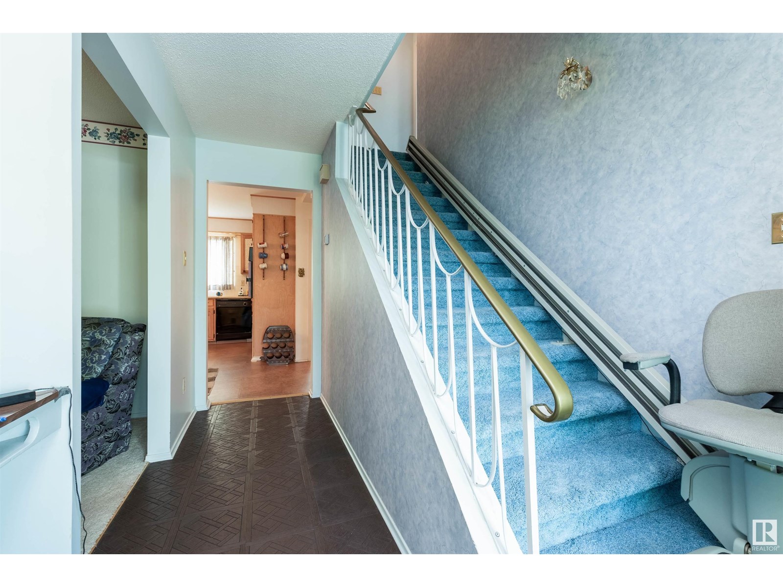 Property at 12 VILLAGE RD image 4