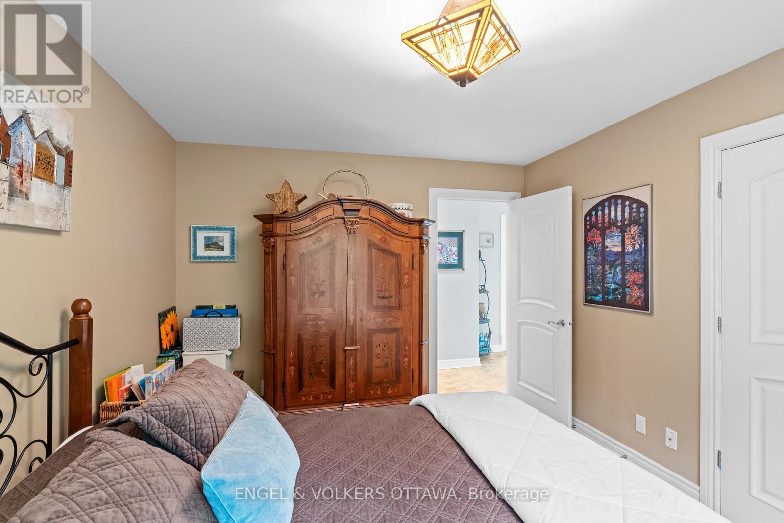 24 Doris Avenue, Ottawa, Ontario  K1T 3W8 - Photo 27 - X12228876