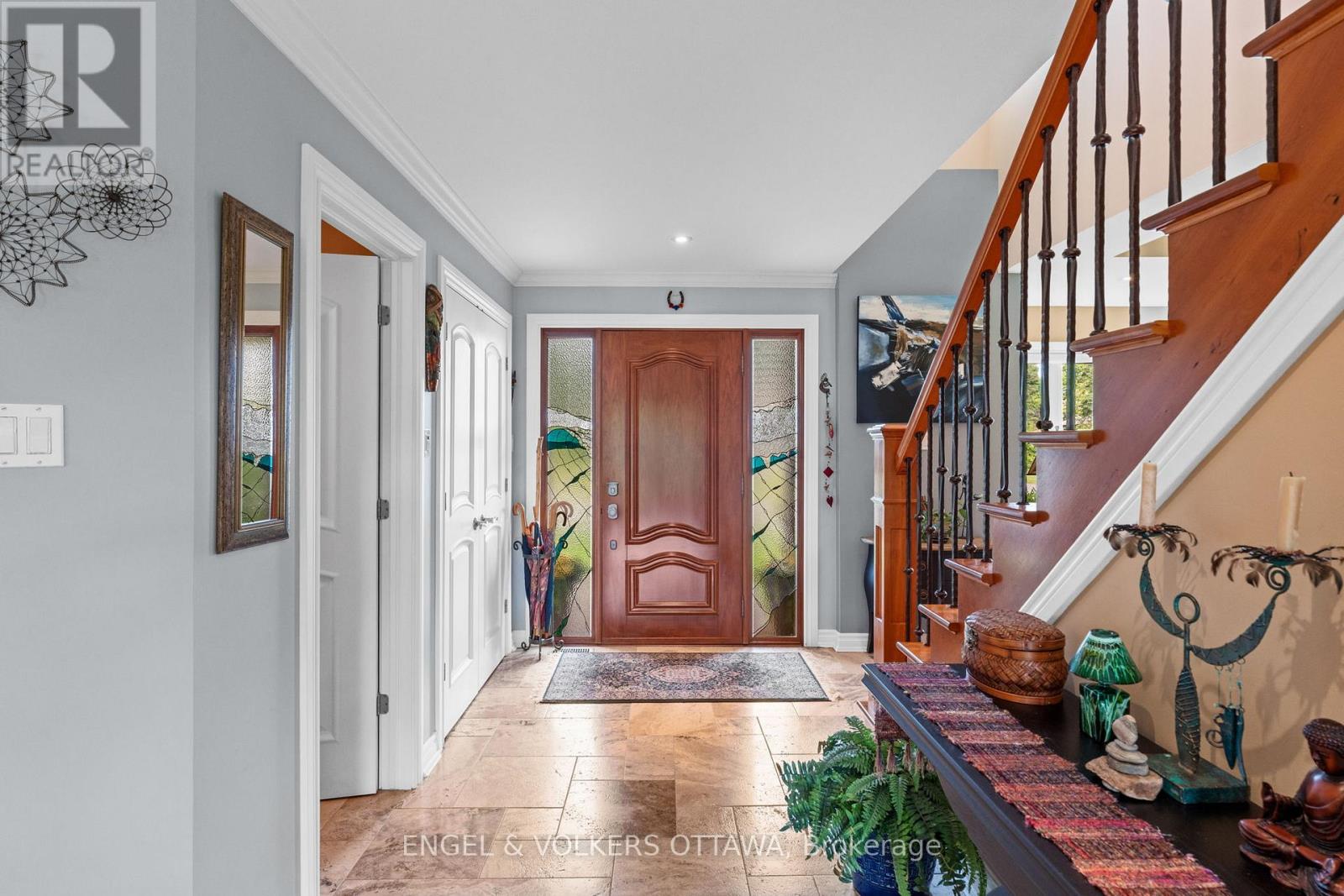 24 Doris Avenue, Ottawa, Ontario  K1T 3W8 - Photo 3 - X12228876