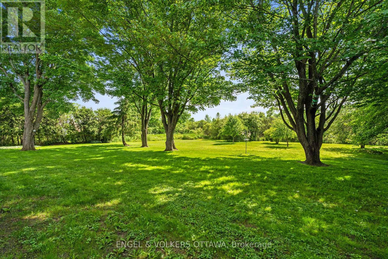 24 Doris Avenue, Ottawa, Ontario  K1T 3W8 - Photo 41 - X12228876