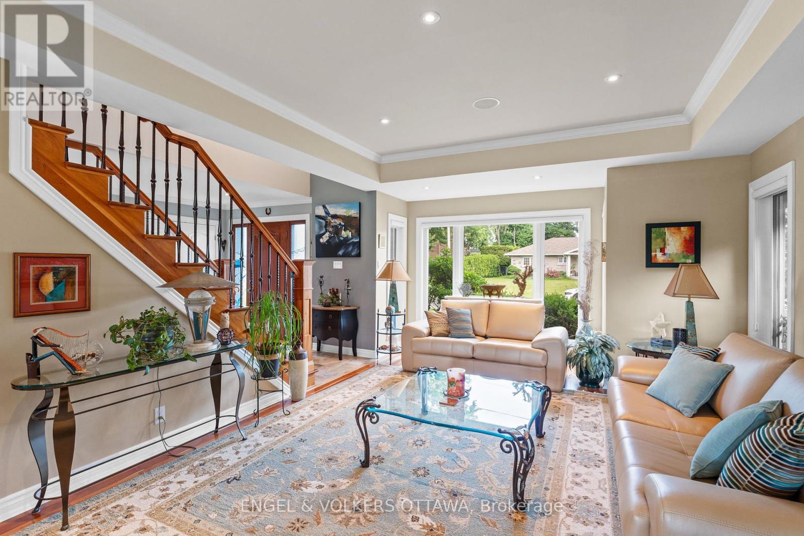 24 Doris Avenue, Ottawa, Ontario  K1T 3W8 - Photo 6 - X12228876