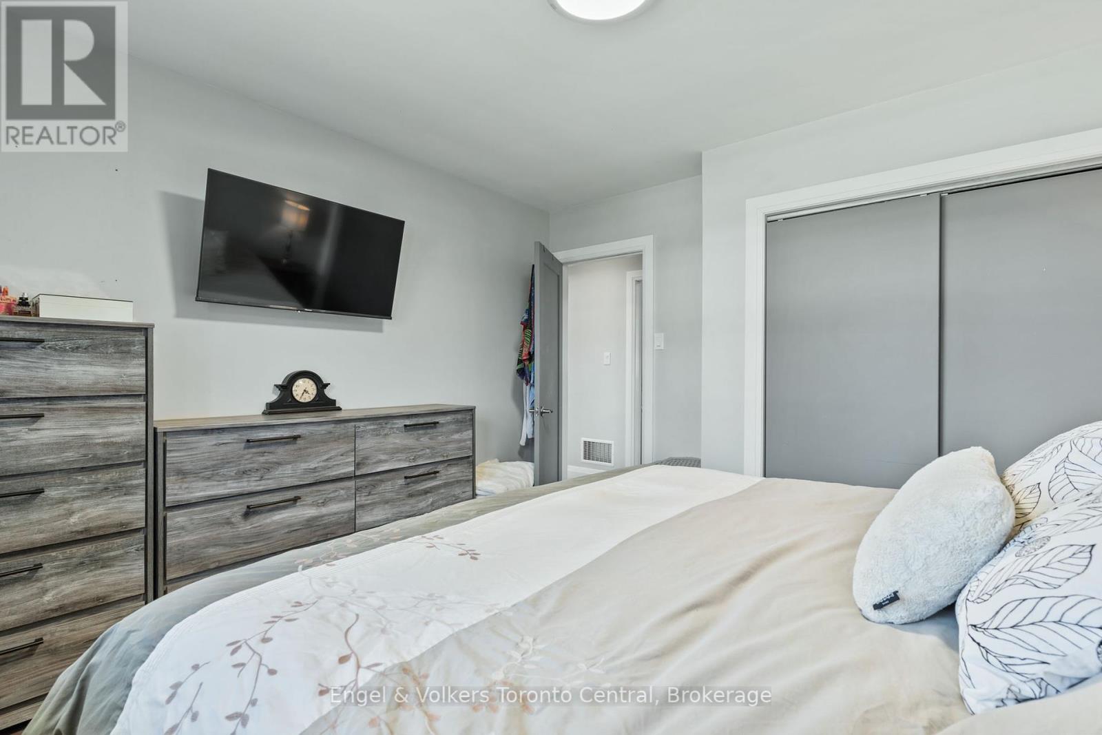 583 6th Street W, Owen Sound, Ontario  N4K 3L2 - Photo 22 - X12118265