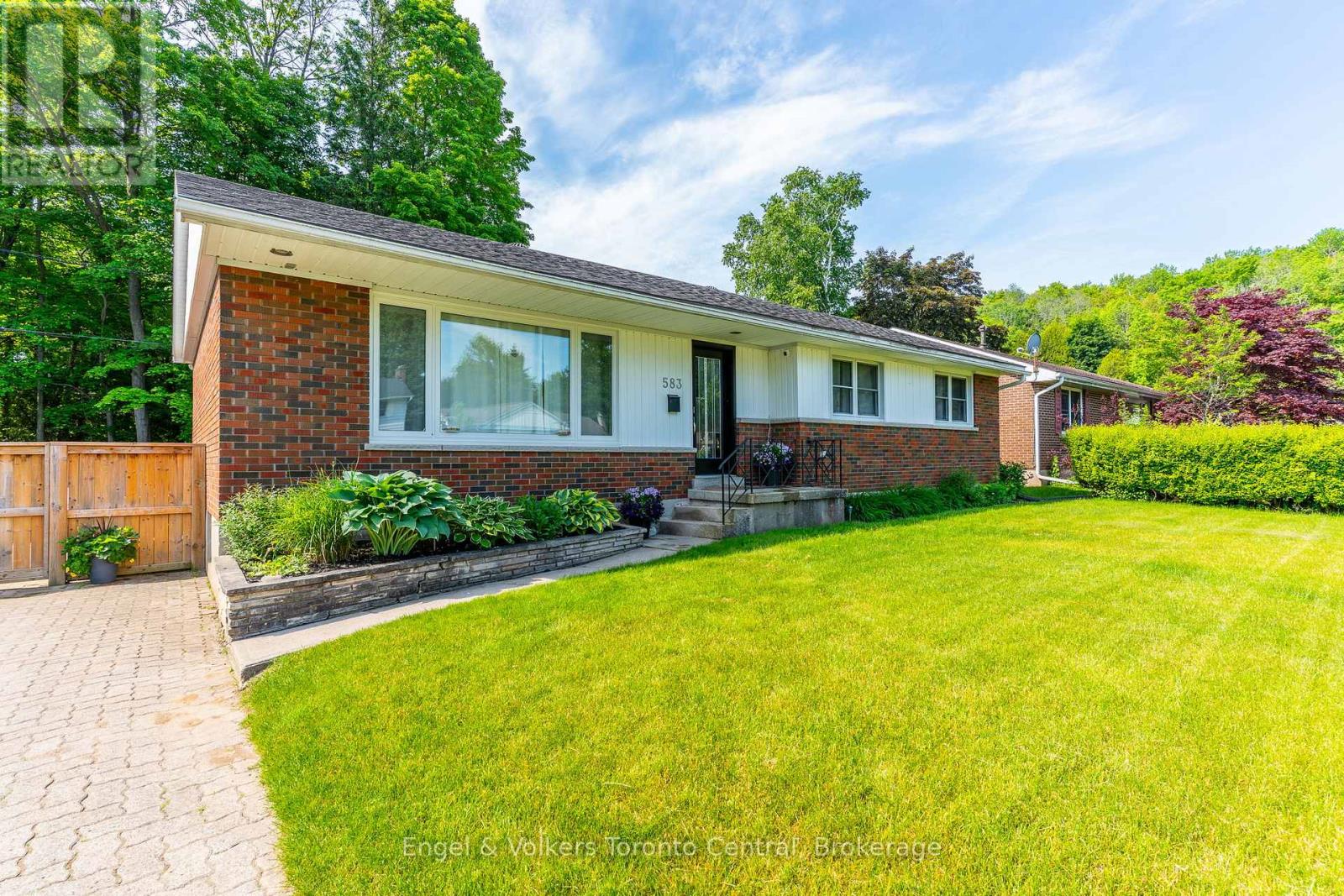 583 6th Street W, Owen Sound, Ontario  N4K 3L2 - Photo 5 - X12118265